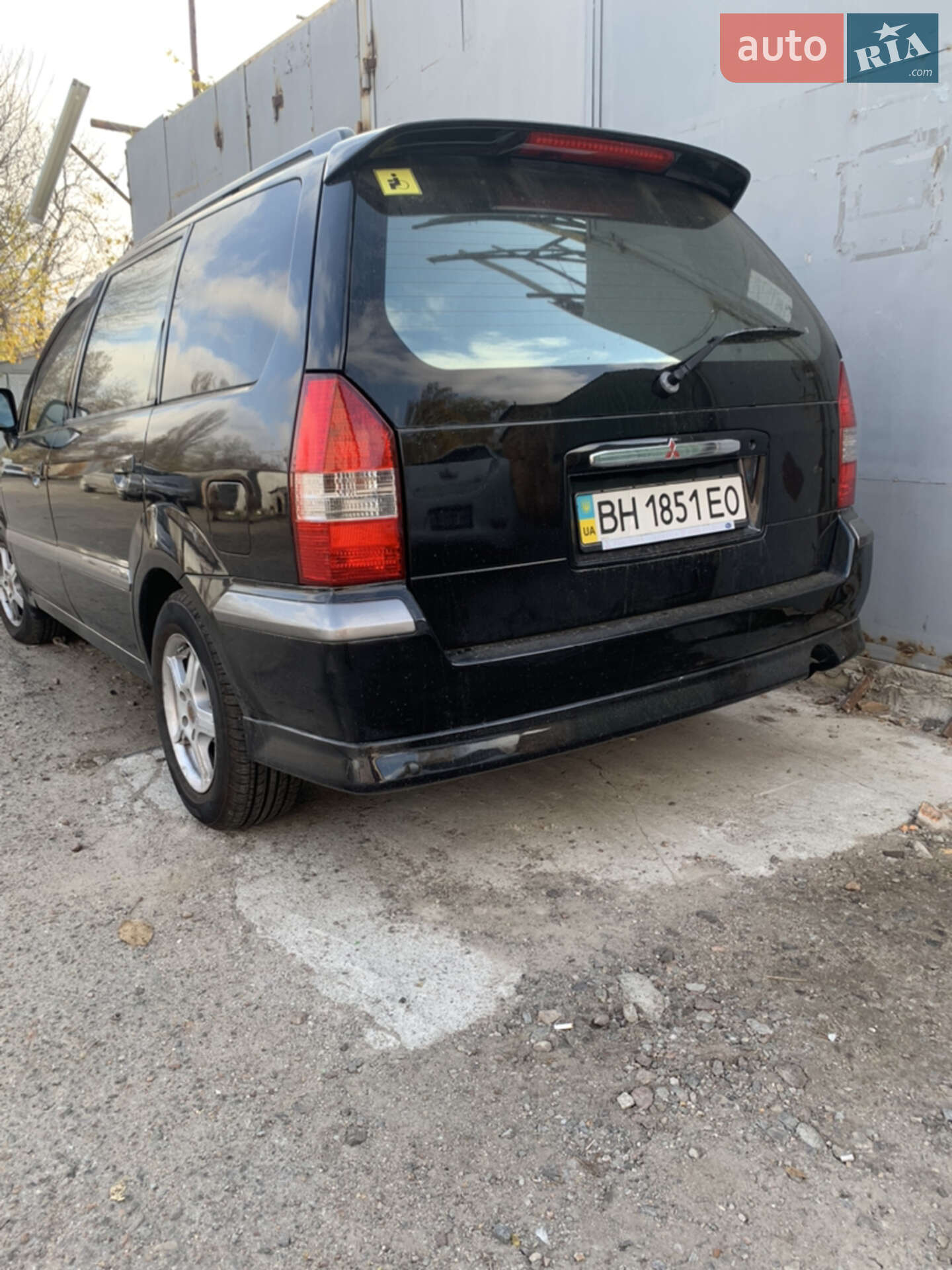 Mitsubishi Space Wagon 2003 VIN JMBLNN83W4Z000409 фото оголошення 2 з 4