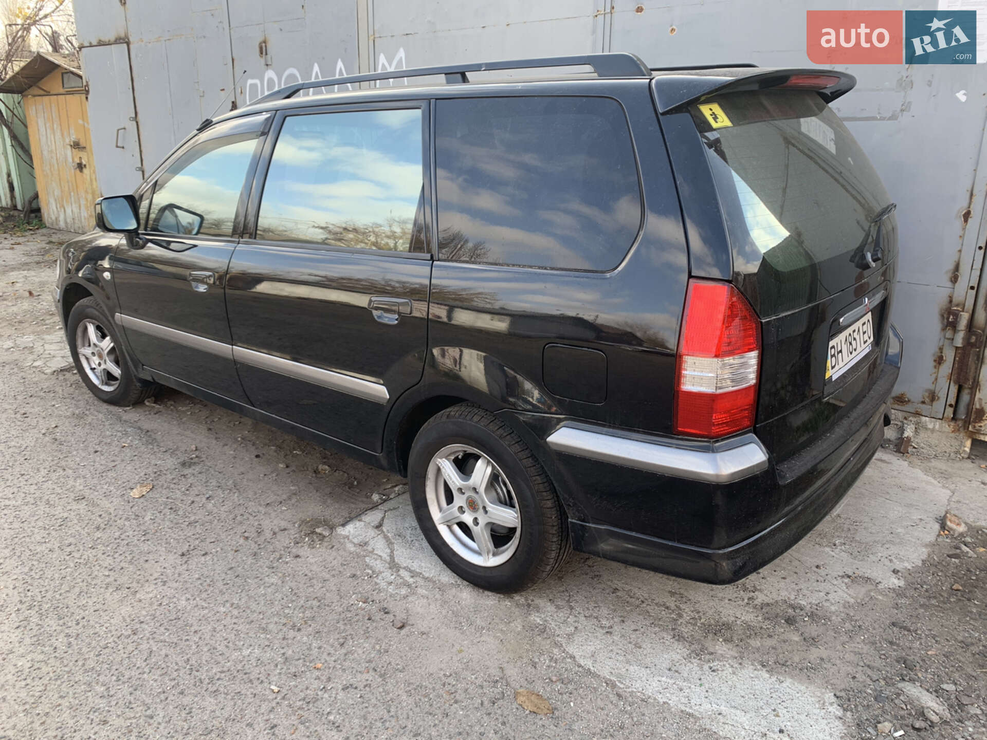 Mitsubishi Space Wagon 2003 VIN JMBLNN83W4Z000409 фото оголошення 4 з 4