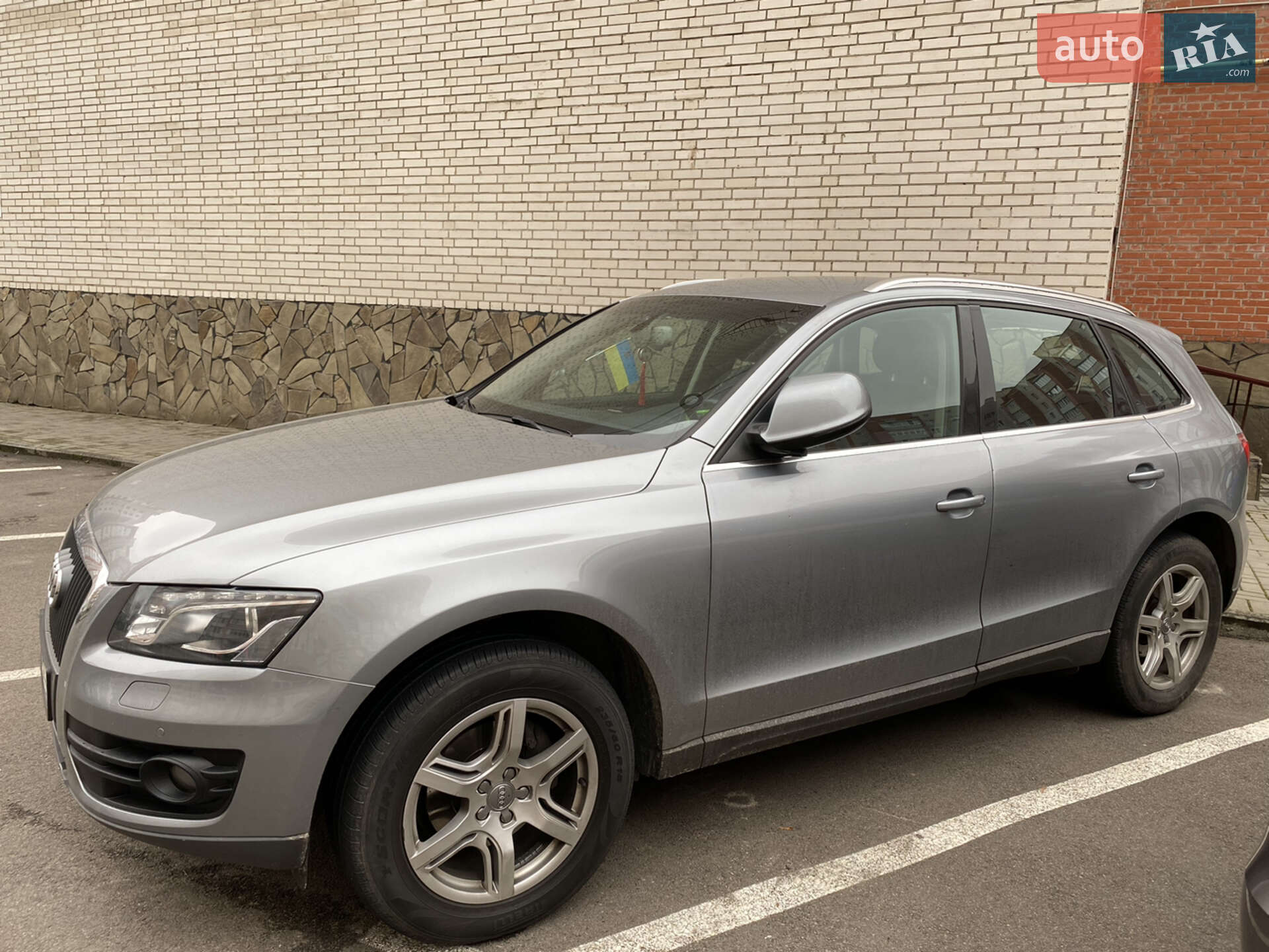 Audi Q5 2009 VIN WAUZZZ8R9AA052725 фото оголошення 4 з 9