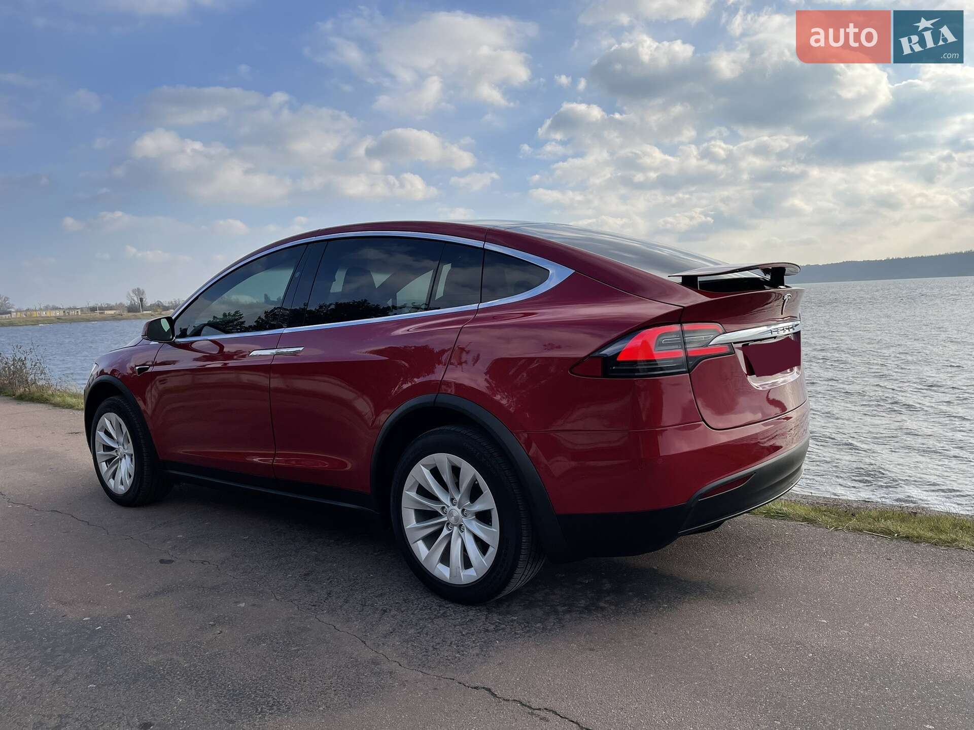 Tesla Model X 2019 VIN 5YJXCDE29KF208549 фото оголошення 7 з 21