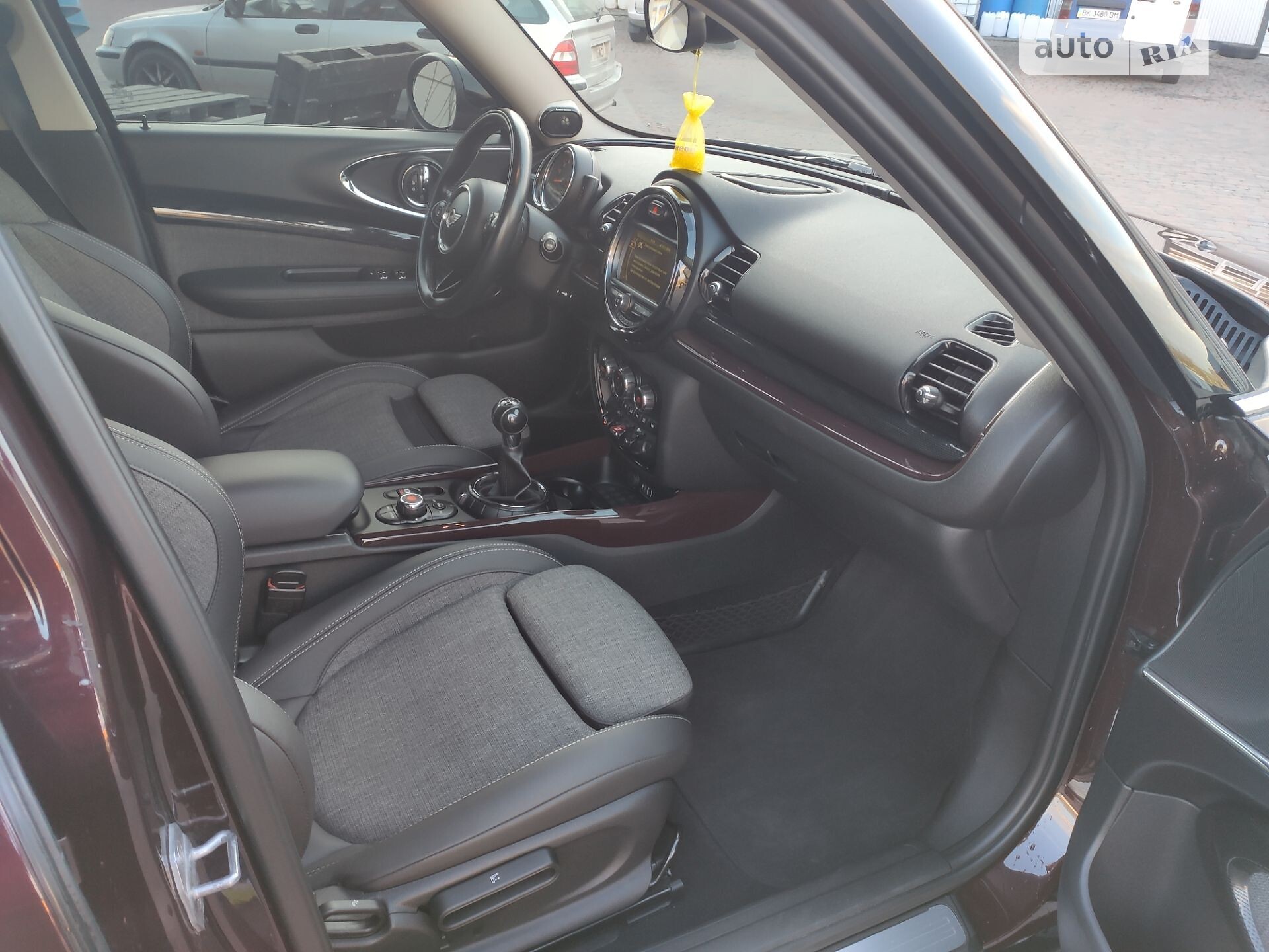 Mini Clubman 2016 VIN WMWLN5C50G2B35108 фото оголошення 16 з 31