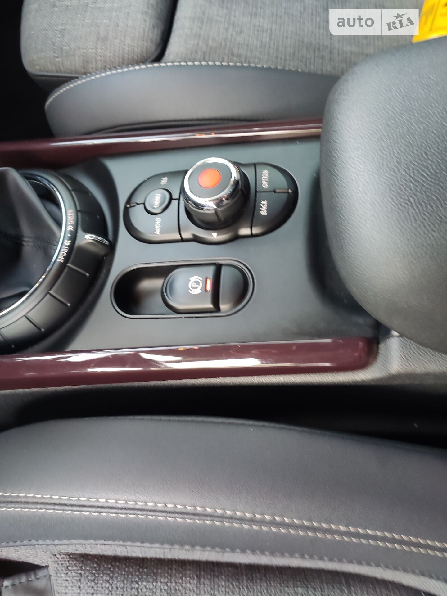 Mini Clubman 2016 VIN WMWLN5C50G2B35108 фото оголошення 19 з 31