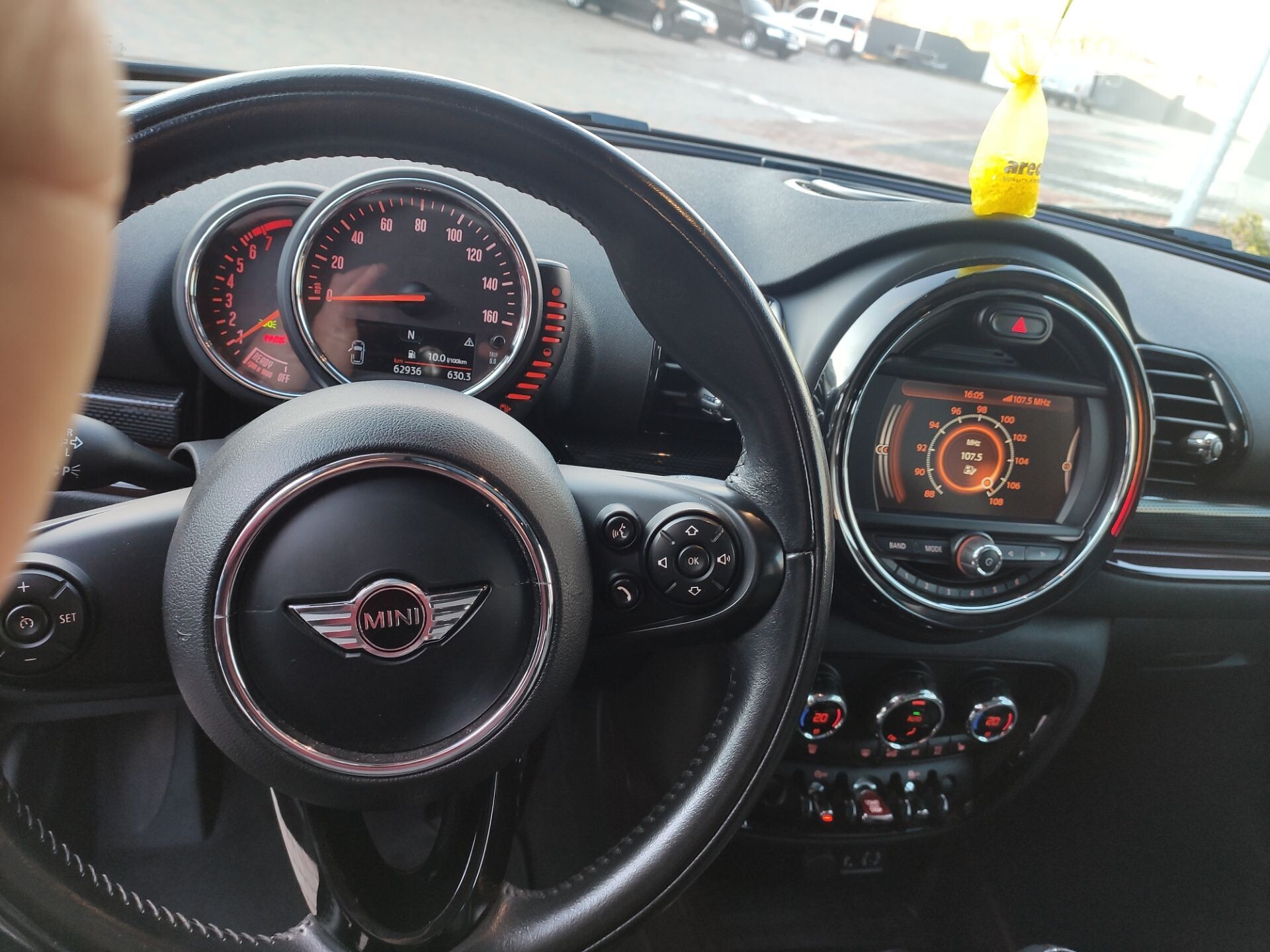Mini Clubman 2016 VIN WMWLN5C50G2B35108 фото оголошення 21 з 31