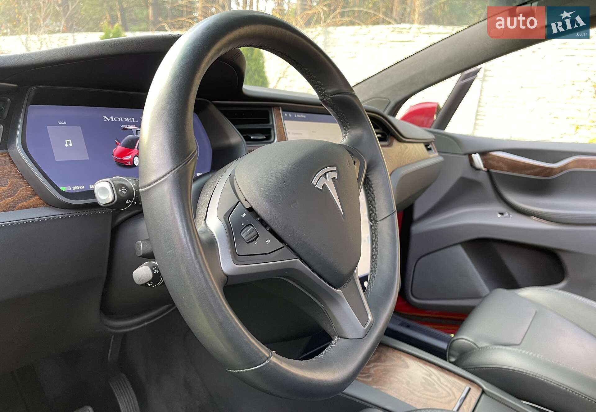 Tesla Model X 2019 VIN 5YJXCDE29KF208549 фото оголошення 6 з 13