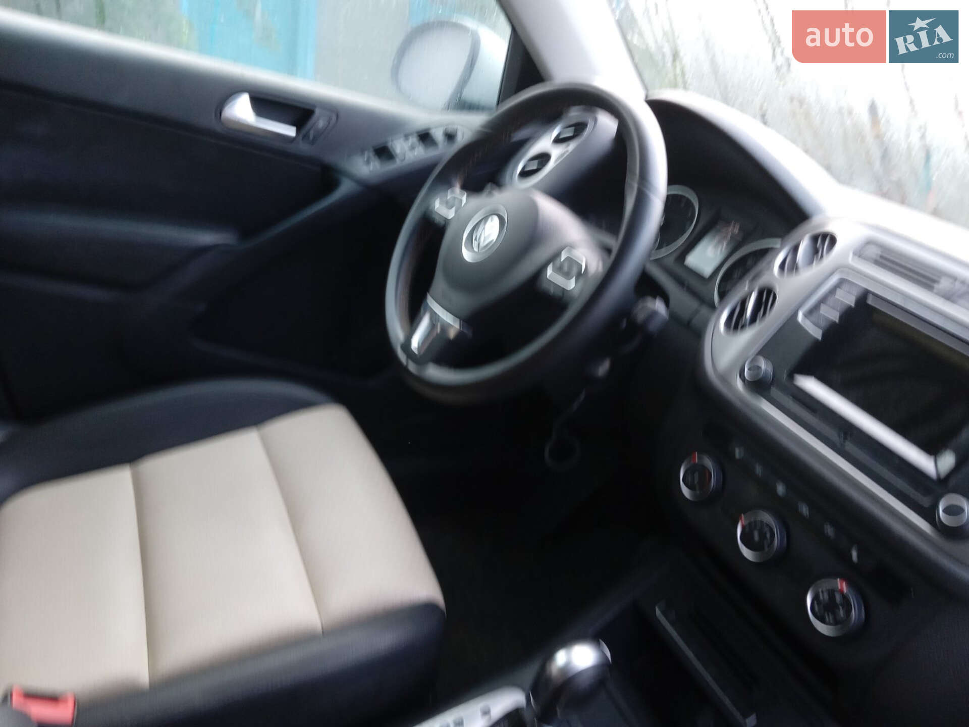 Volkswagen Tiguan 2016 VIN WVGAV7AX9GW602005 фото оголошення 3 з 6