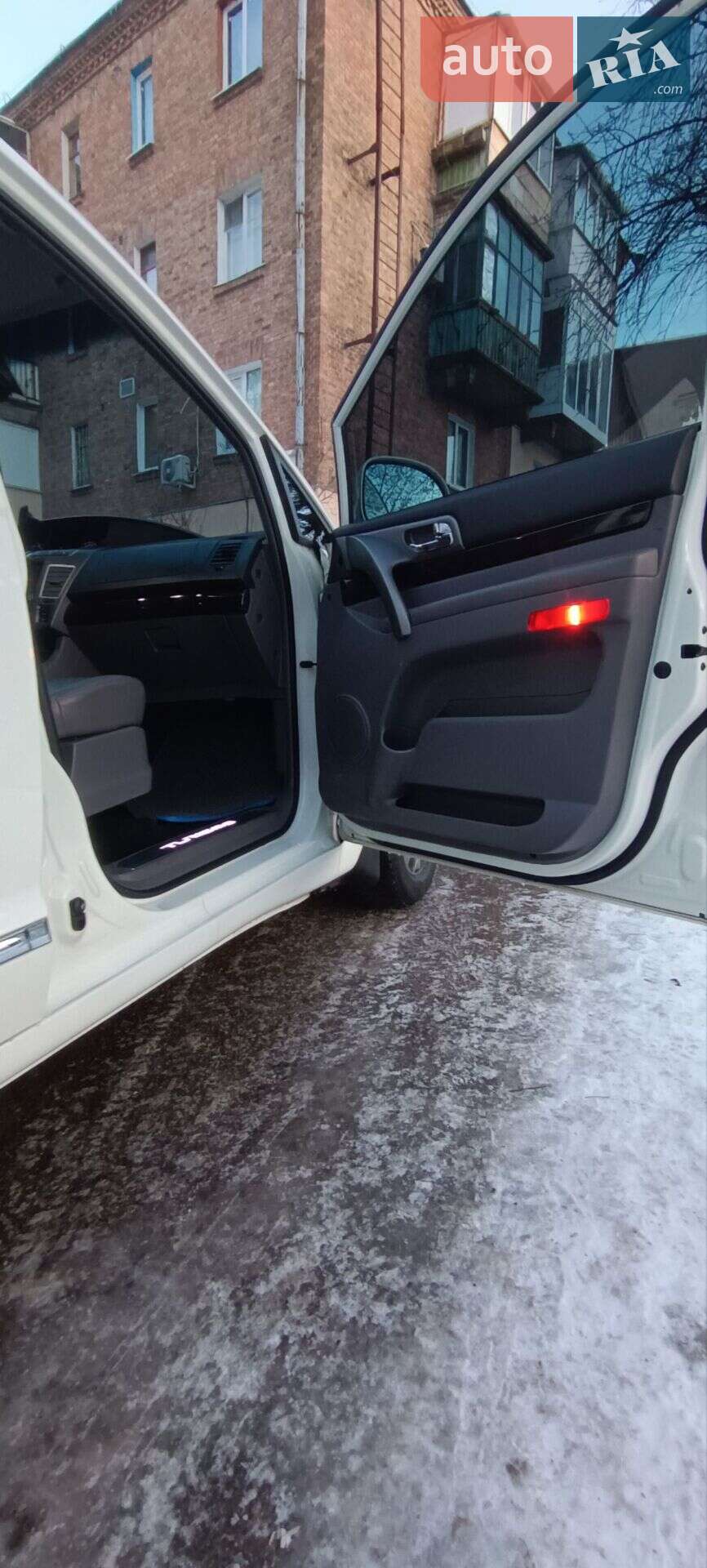 SsangYong Korando Turismo 2016 VIN KPBKJ2AE1GP114096 фото оголошення 19 з 25