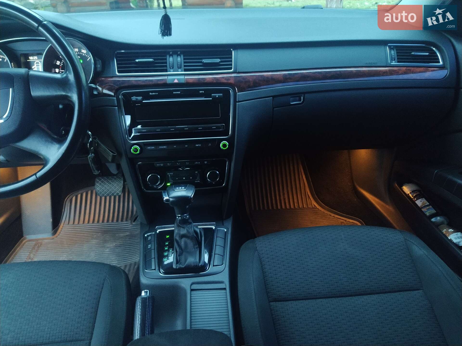 Skoda Superb 2010 VIN Y6UAB43T4AB300075 фото оголошення 10 з 18