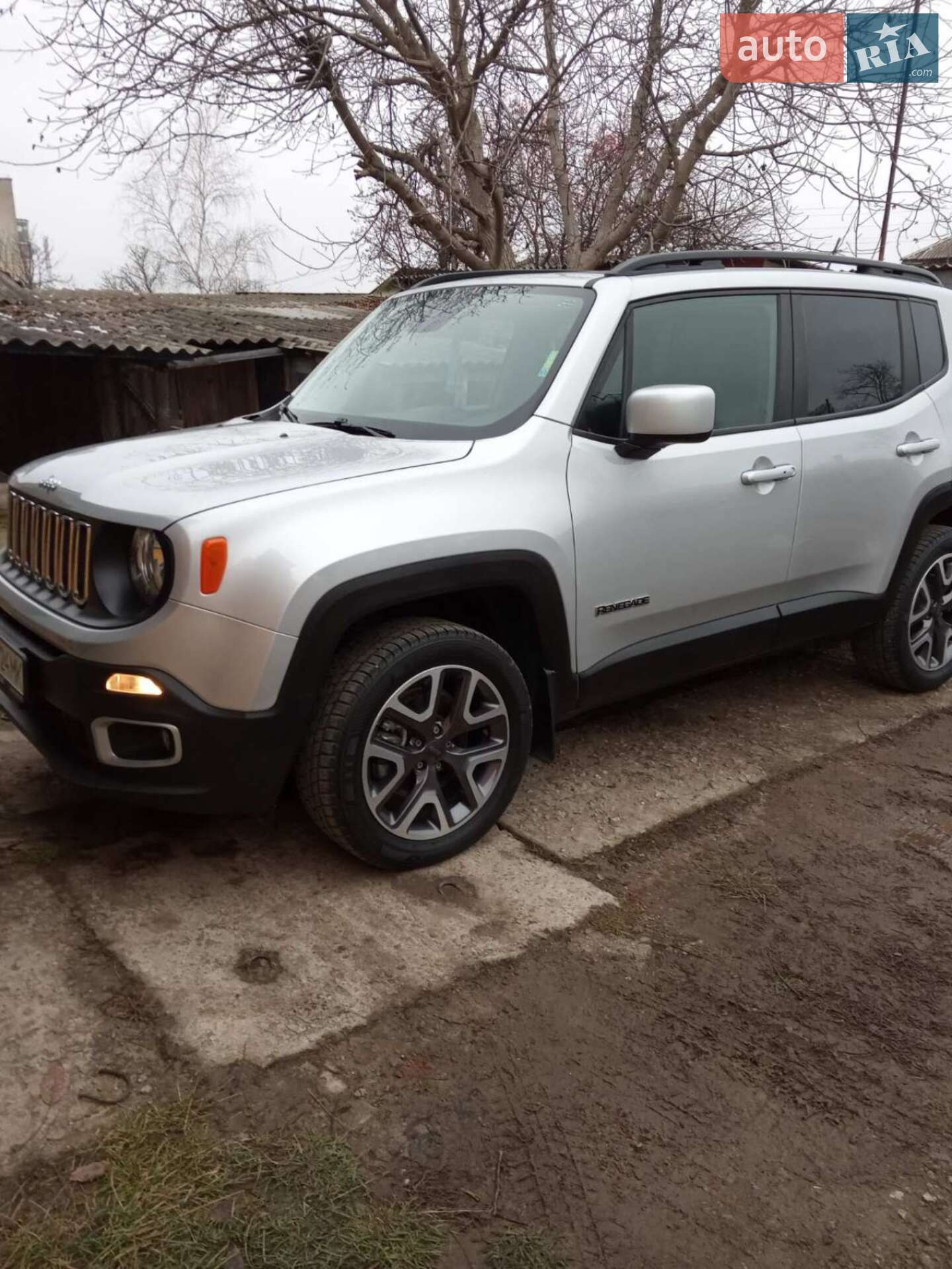 Jeep Renegade 2015 VIN ZACCJBBT8FPB76987 фото оголошення 2 з 6