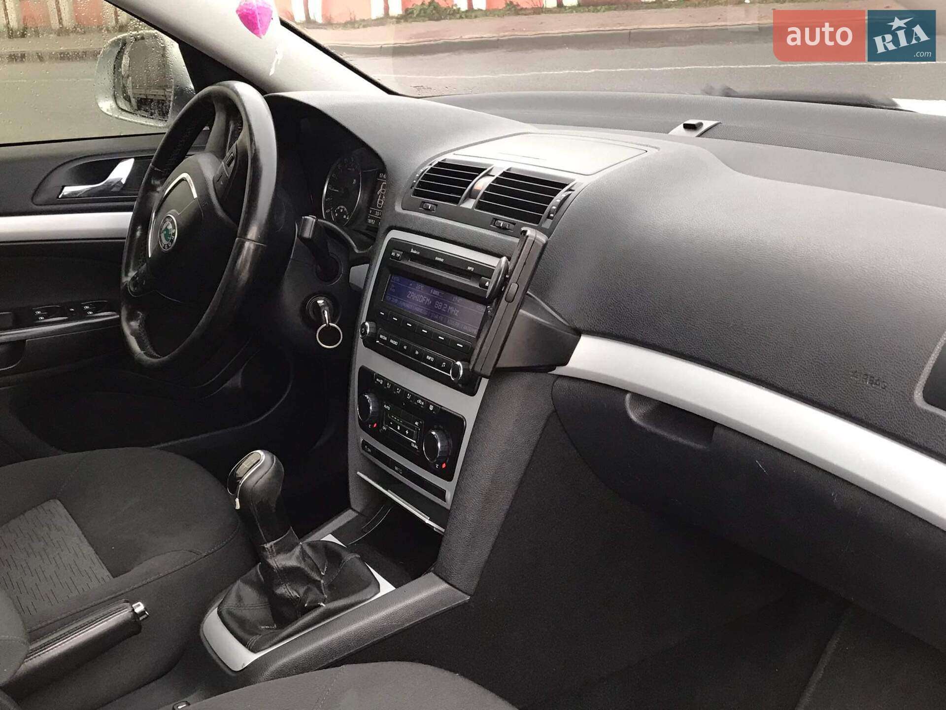 Skoda Octavia 2010 VIN TMBHT61Z1B2027063 фото оголошення 16 з 18