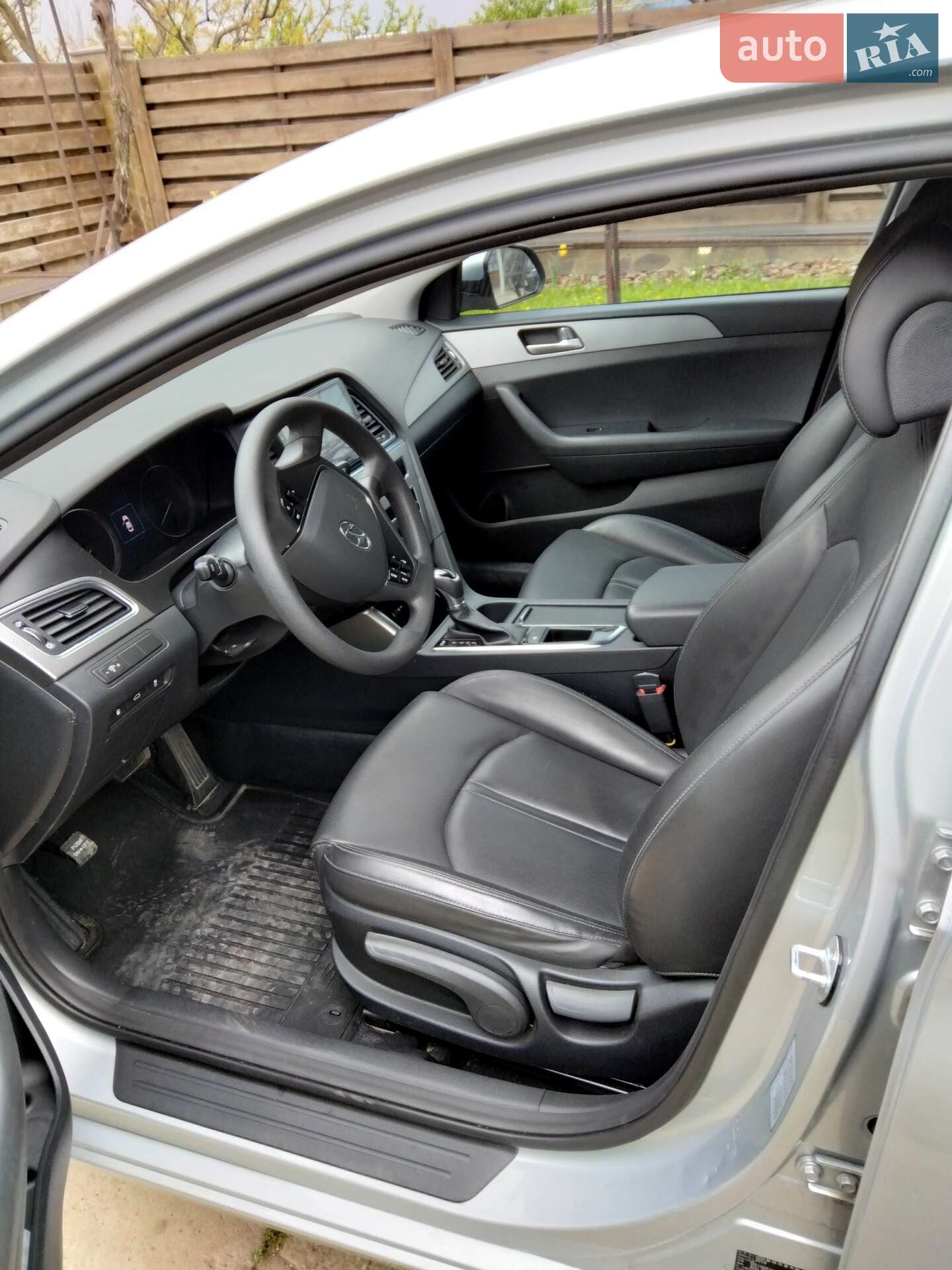 Hyundai Sonata 2019 VIN KMHE341DBKA557485 фото оголошення 2 з 4