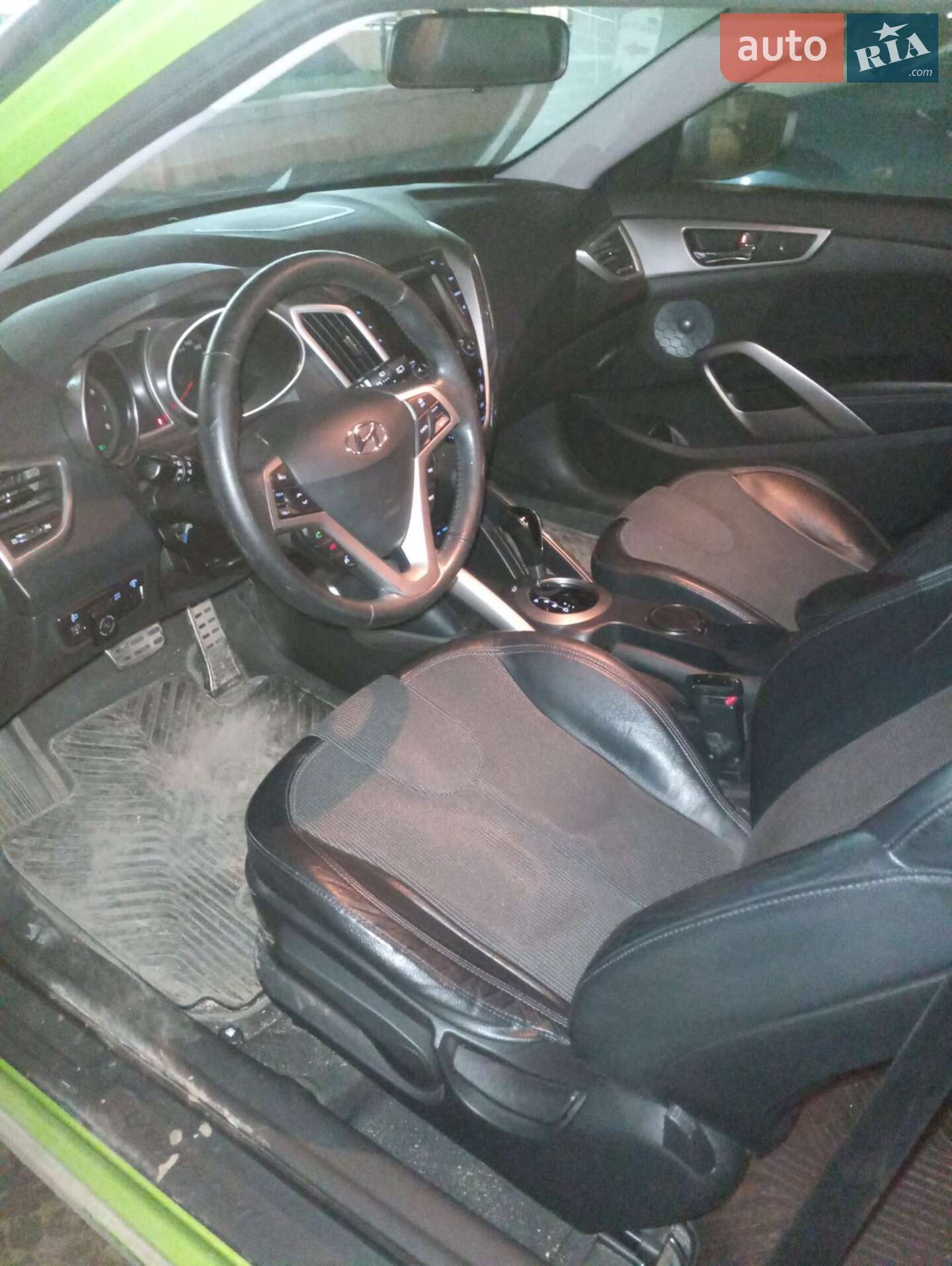 Hyundai Veloster 2011 VIN KMHTC61CBCU027100 фото оголошення 6 з 16