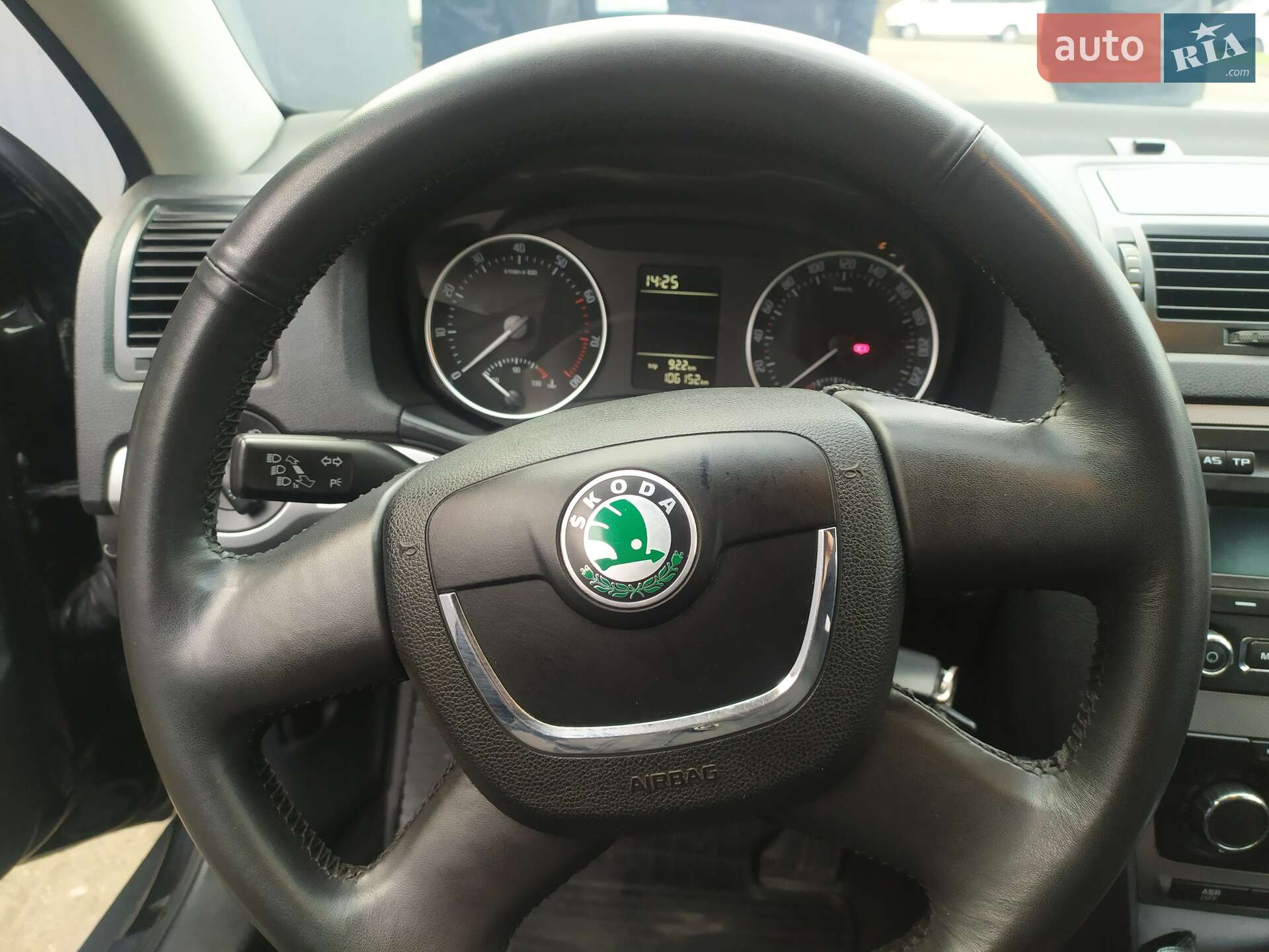 Skoda Octavia 2011 VIN TMBBK41Z0CB153378 фото оголошення 2 з 16