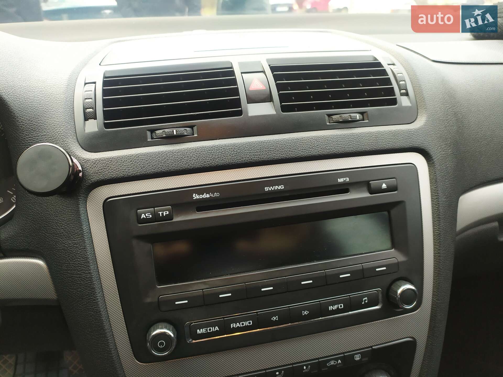 Skoda Octavia 2011 VIN TMBBK41Z0CB153378 фото оголошення 3 з 16