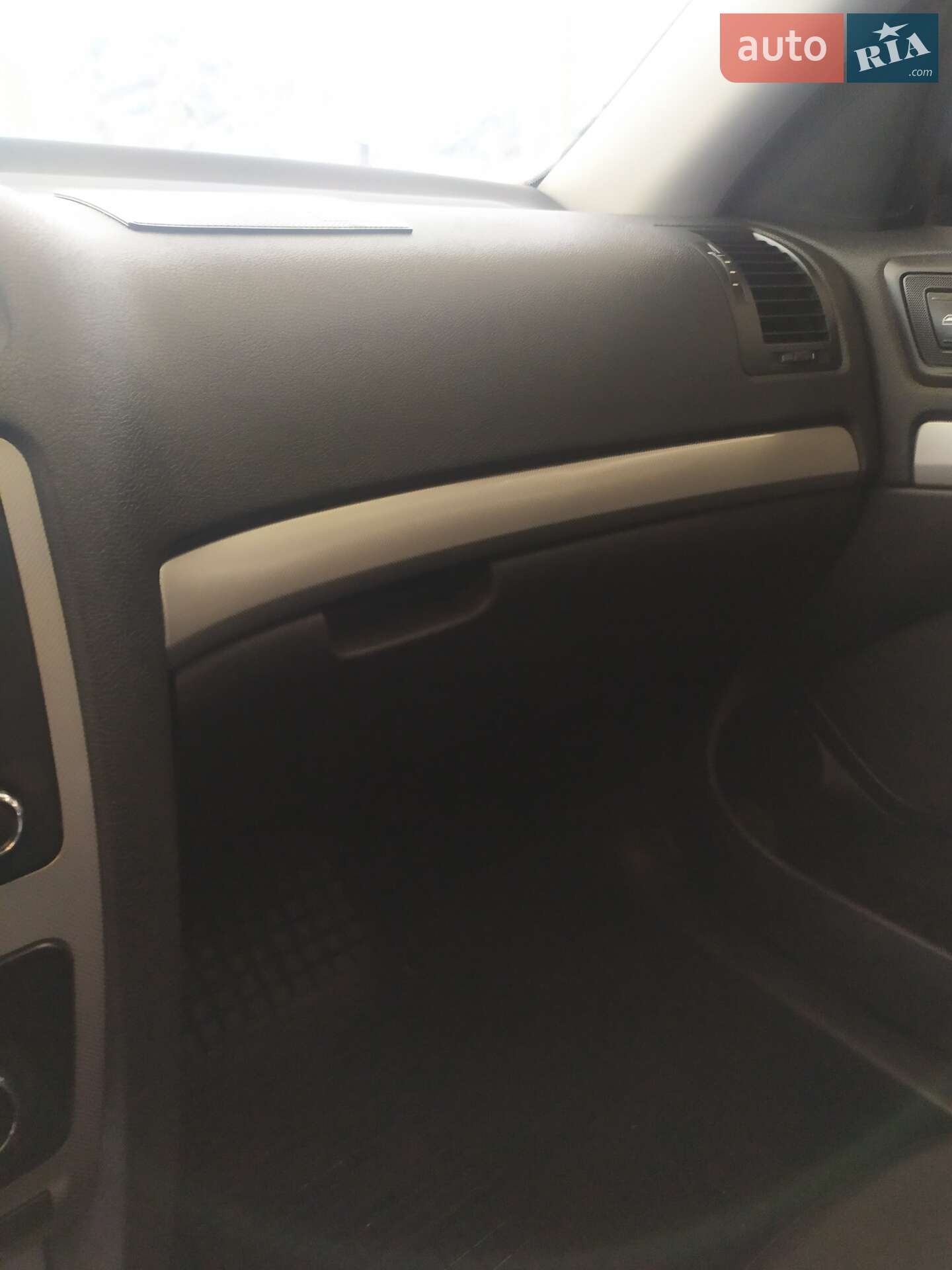 Skoda Octavia 2011 VIN TMBBK41Z0CB153378 фото оголошення 6 з 16