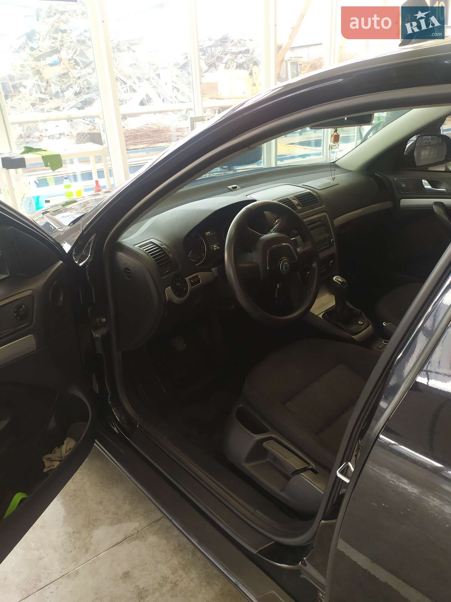 Skoda Octavia 2011 VIN TMBBK41Z0CB153378 фото оголошення 9 з 16