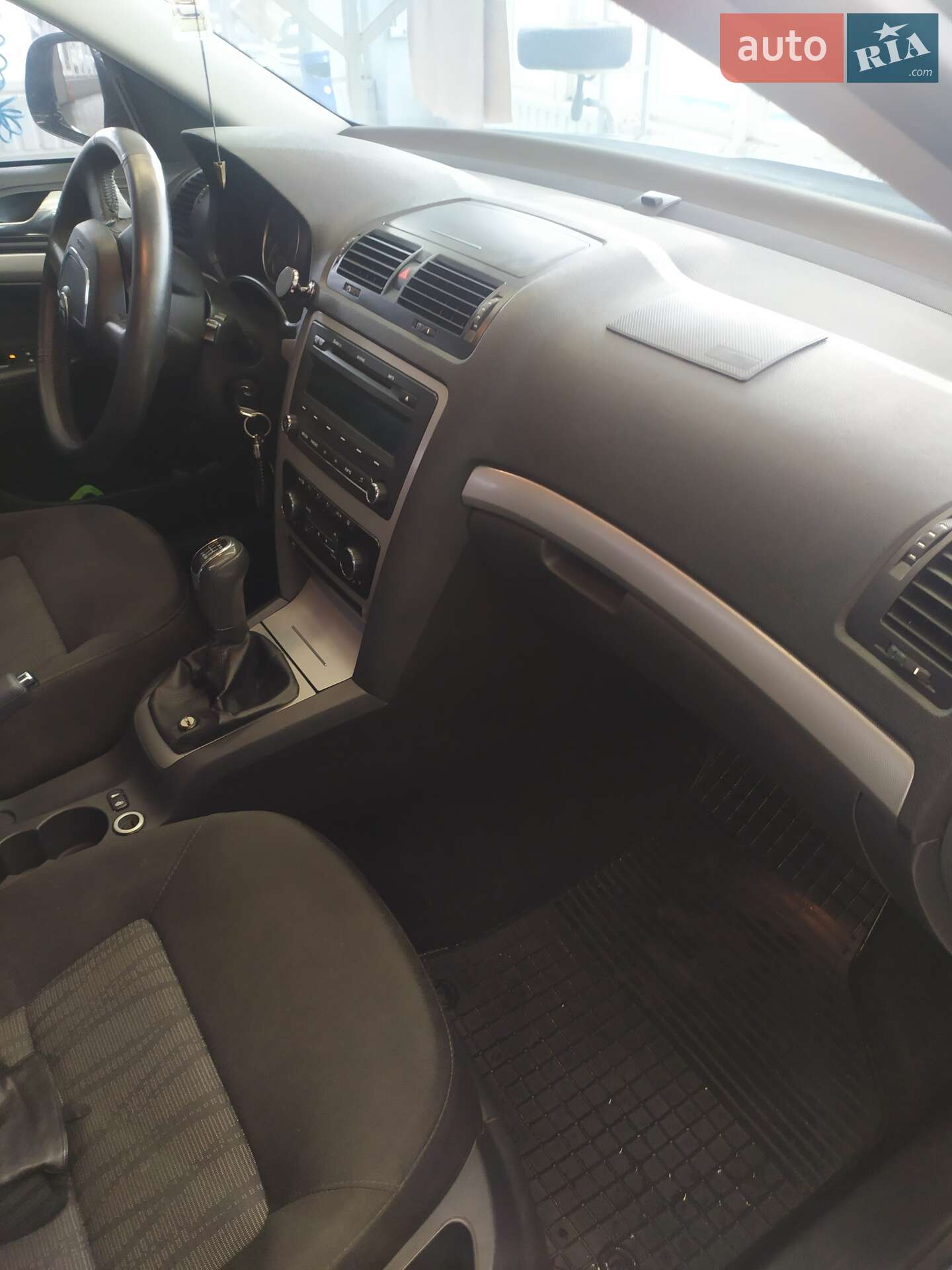 Skoda Octavia 2011 VIN TMBBK41Z0CB153378 фото оголошення 10 з 16
