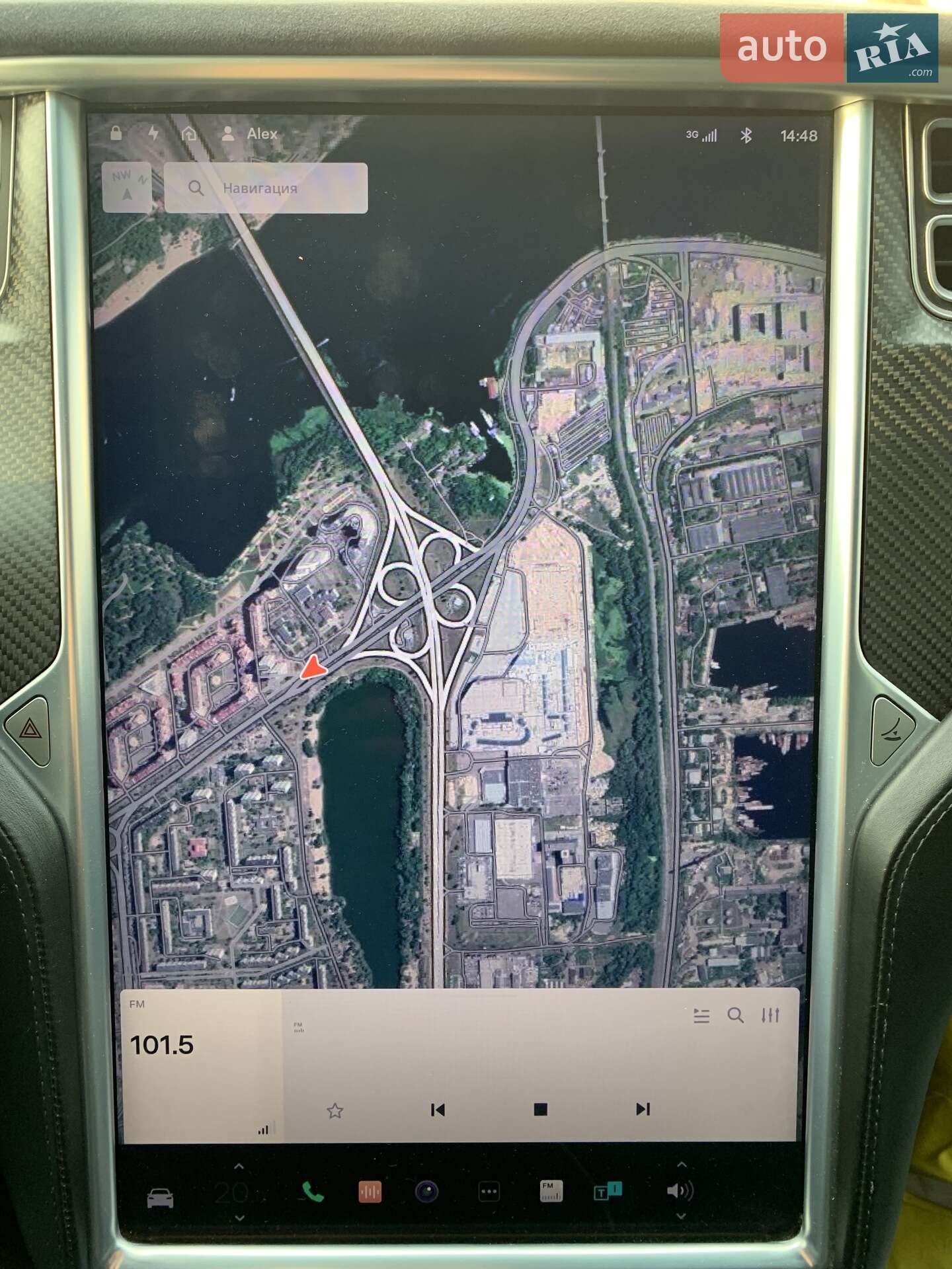 Tesla Model X 2016 VIN 5YJXCBE22GF021410 фото оголошення 12 з 19