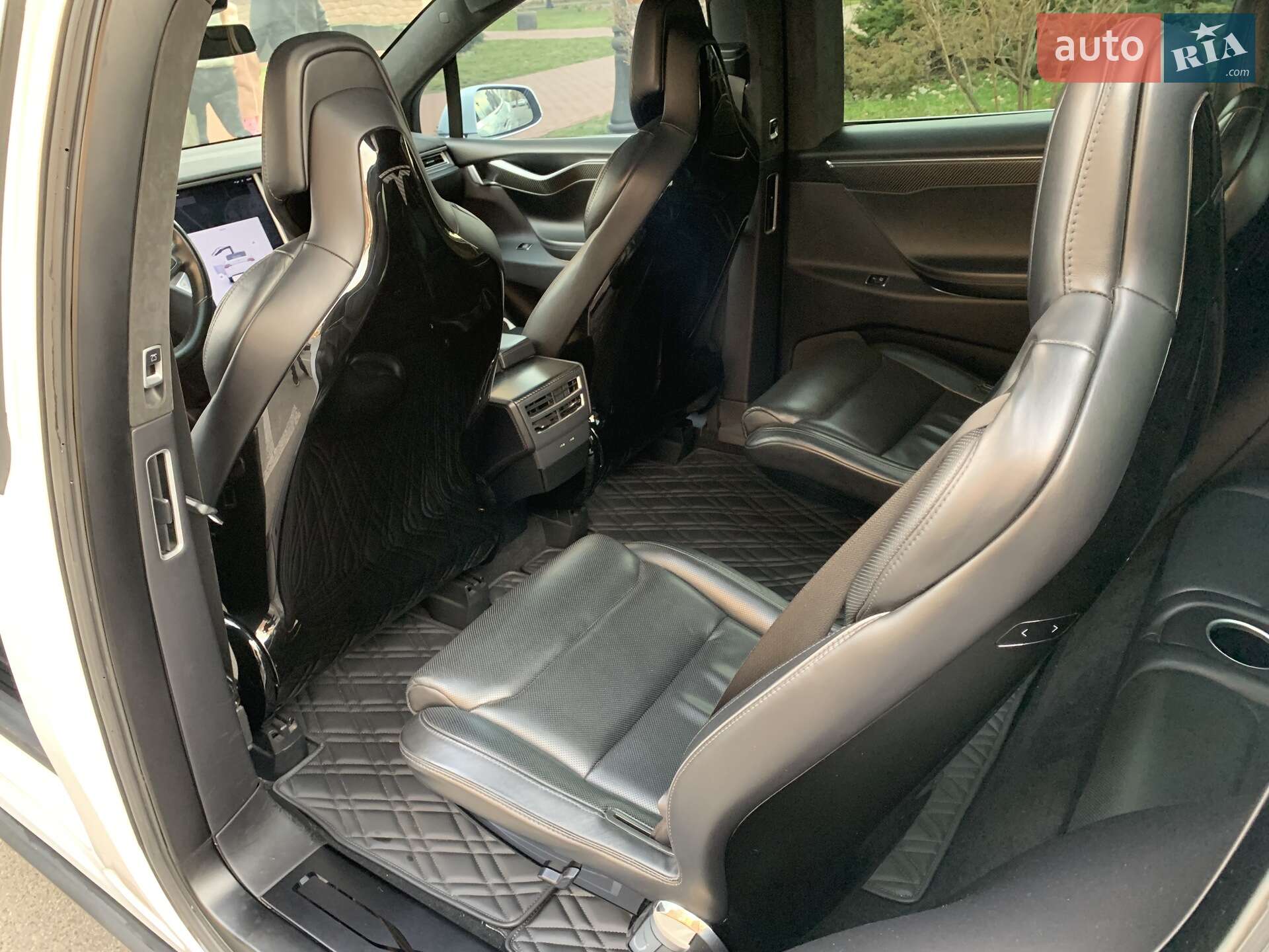 Tesla Model X 2016 VIN 5YJXCBE22GF021410 фото оголошення 14 з 19