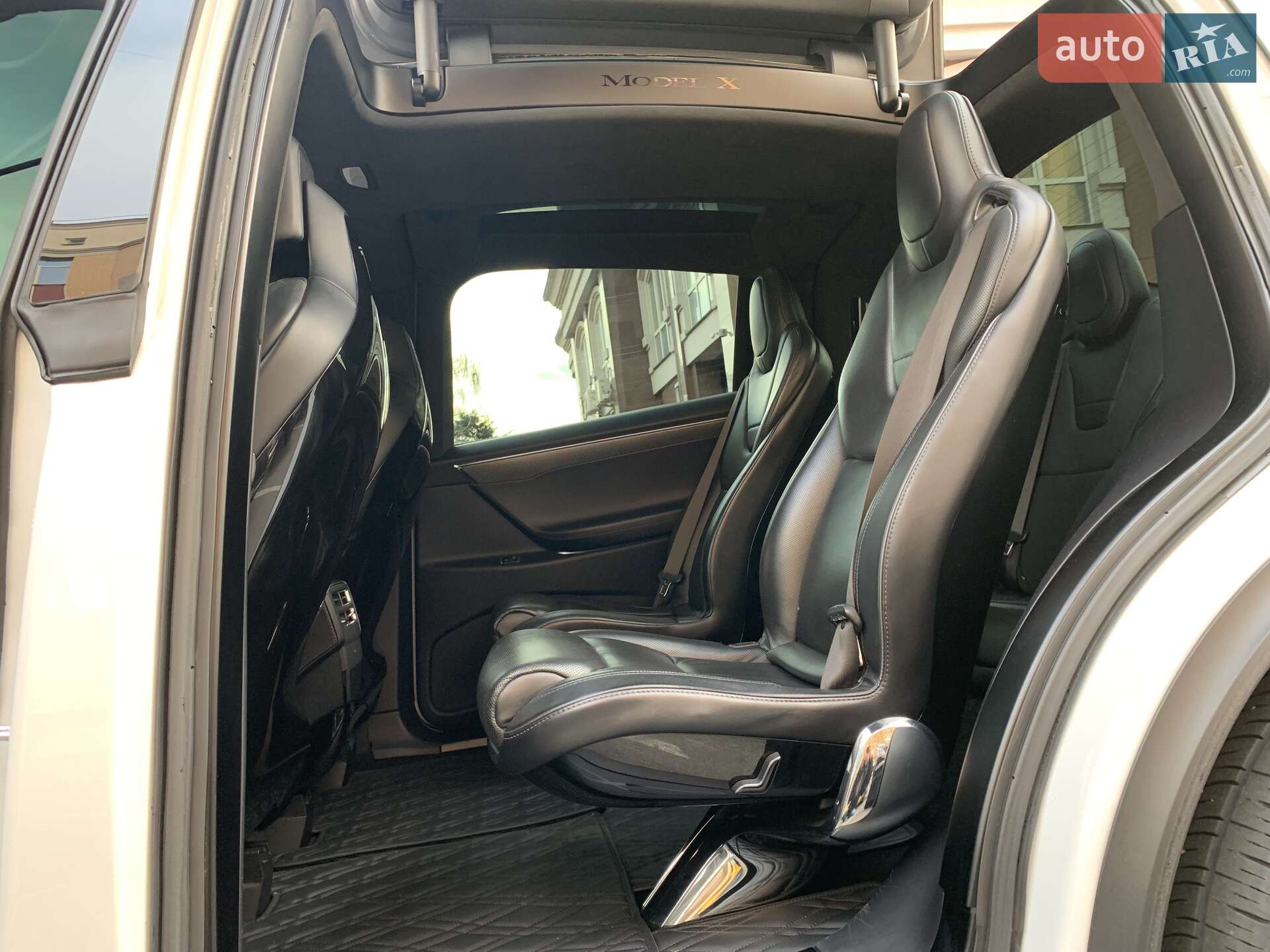 Tesla Model X 2016 VIN 5YJXCBE22GF021410 фото оголошення 15 з 19
