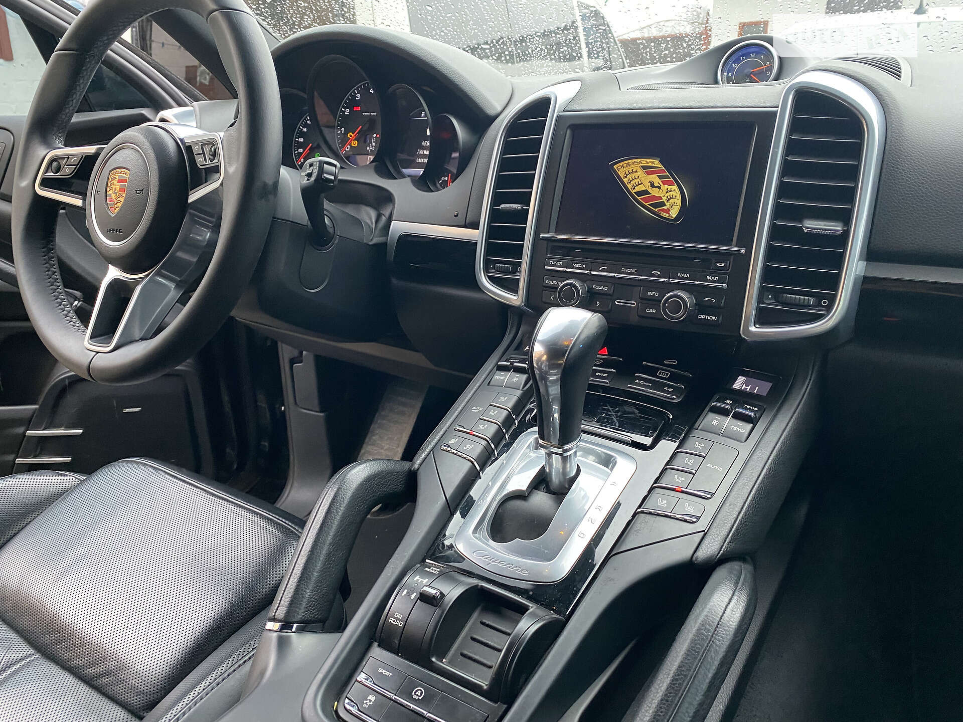 Porsche Cayenne 2015 VIN WP1AA2A28GLA04107 фото оголошення 20 з 26