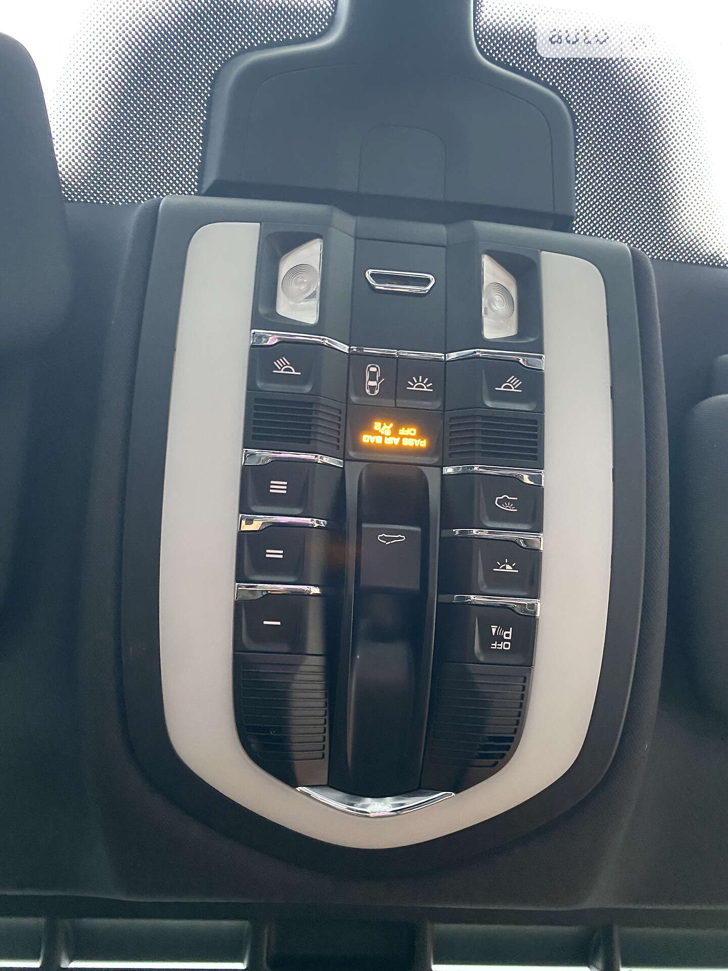 Porsche Cayenne 2015 VIN WP1AA2A28GLA04107 фото оголошення 23 з 26