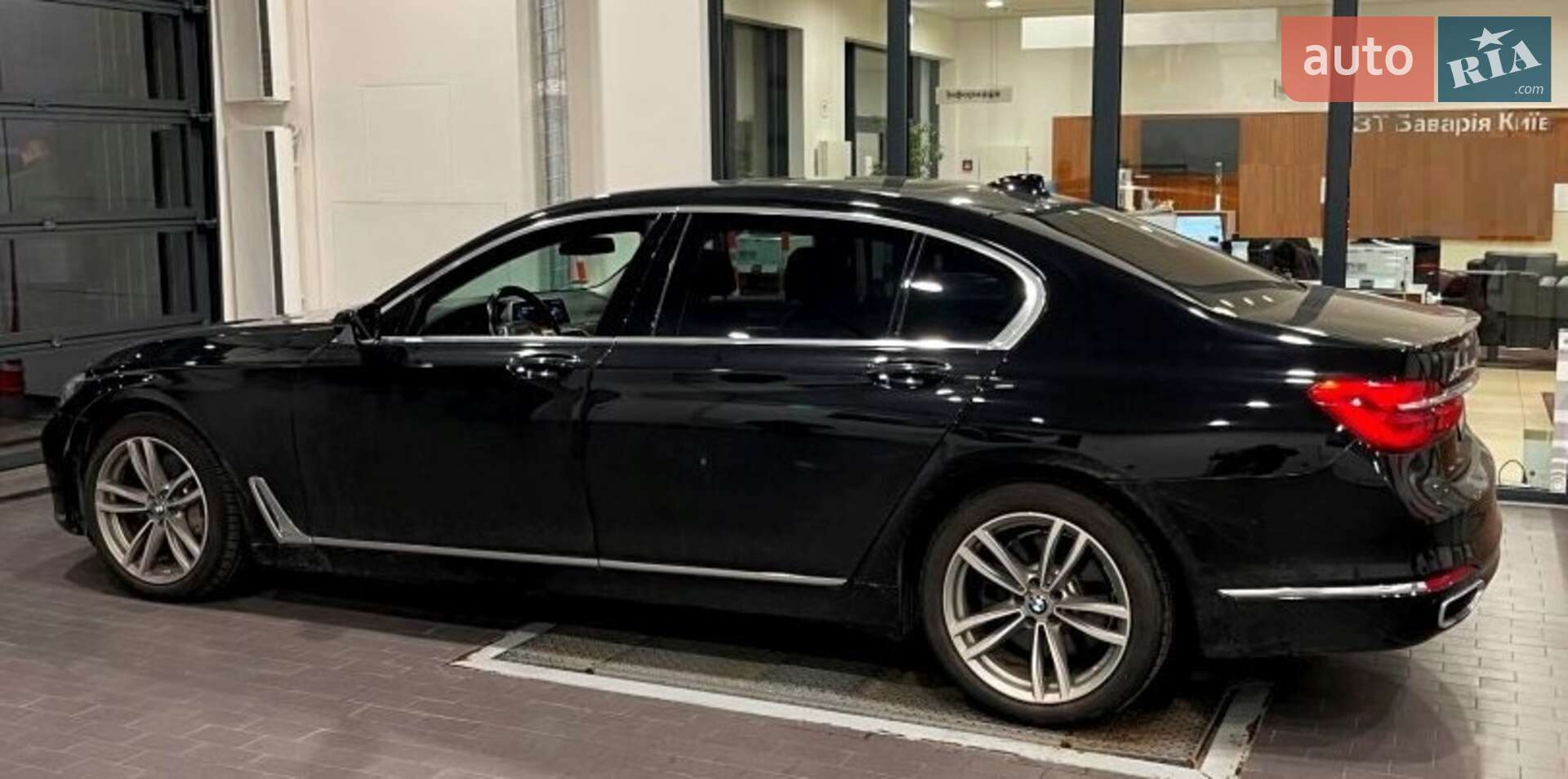BMW 7 Series 2016 VIN WBA7F2C52GG420440 фото оголошення 19 з 47