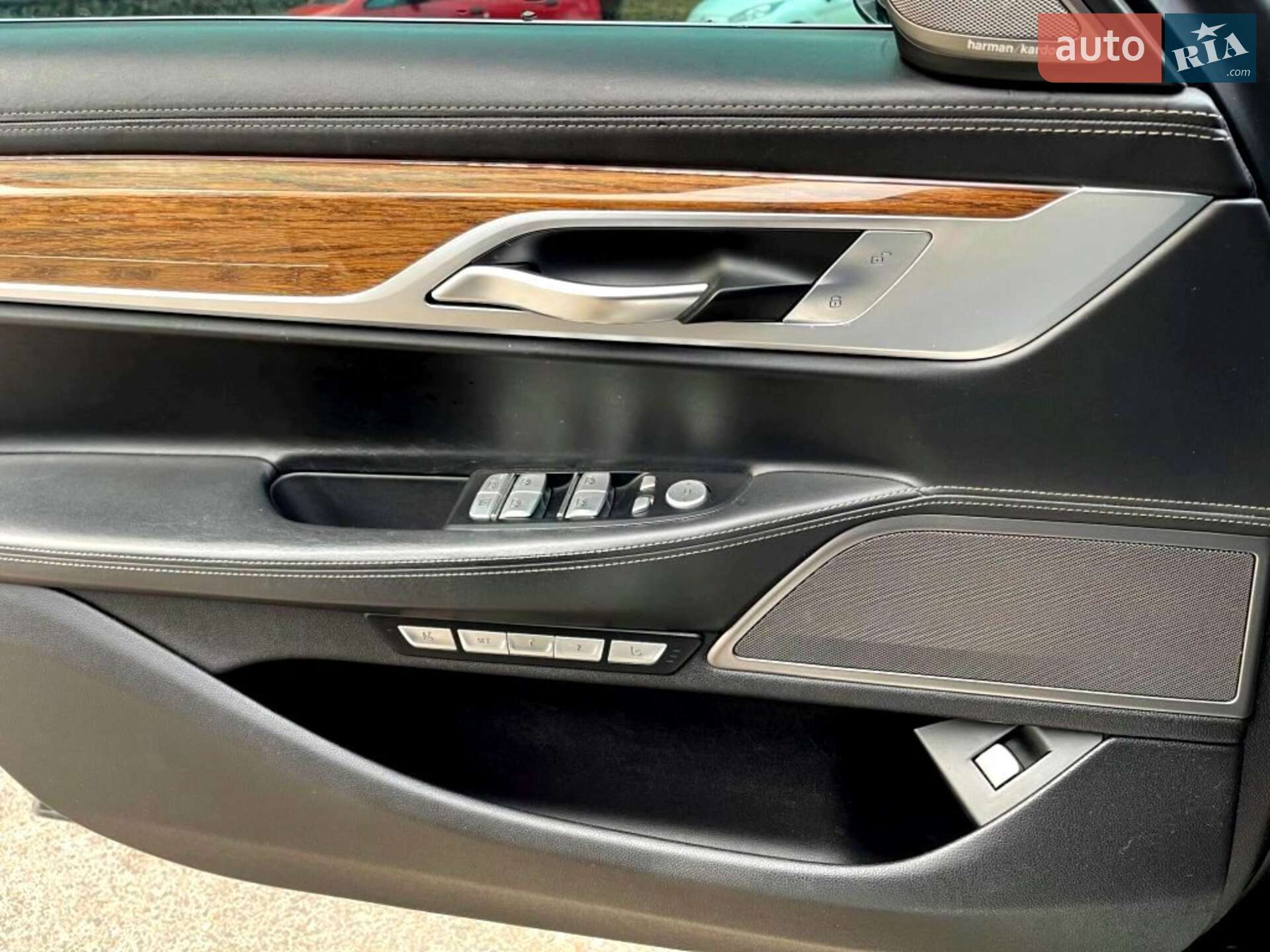 BMW 7 Series 2016 VIN WBA7F2C52GG420440 фото оголошення 32 з 47