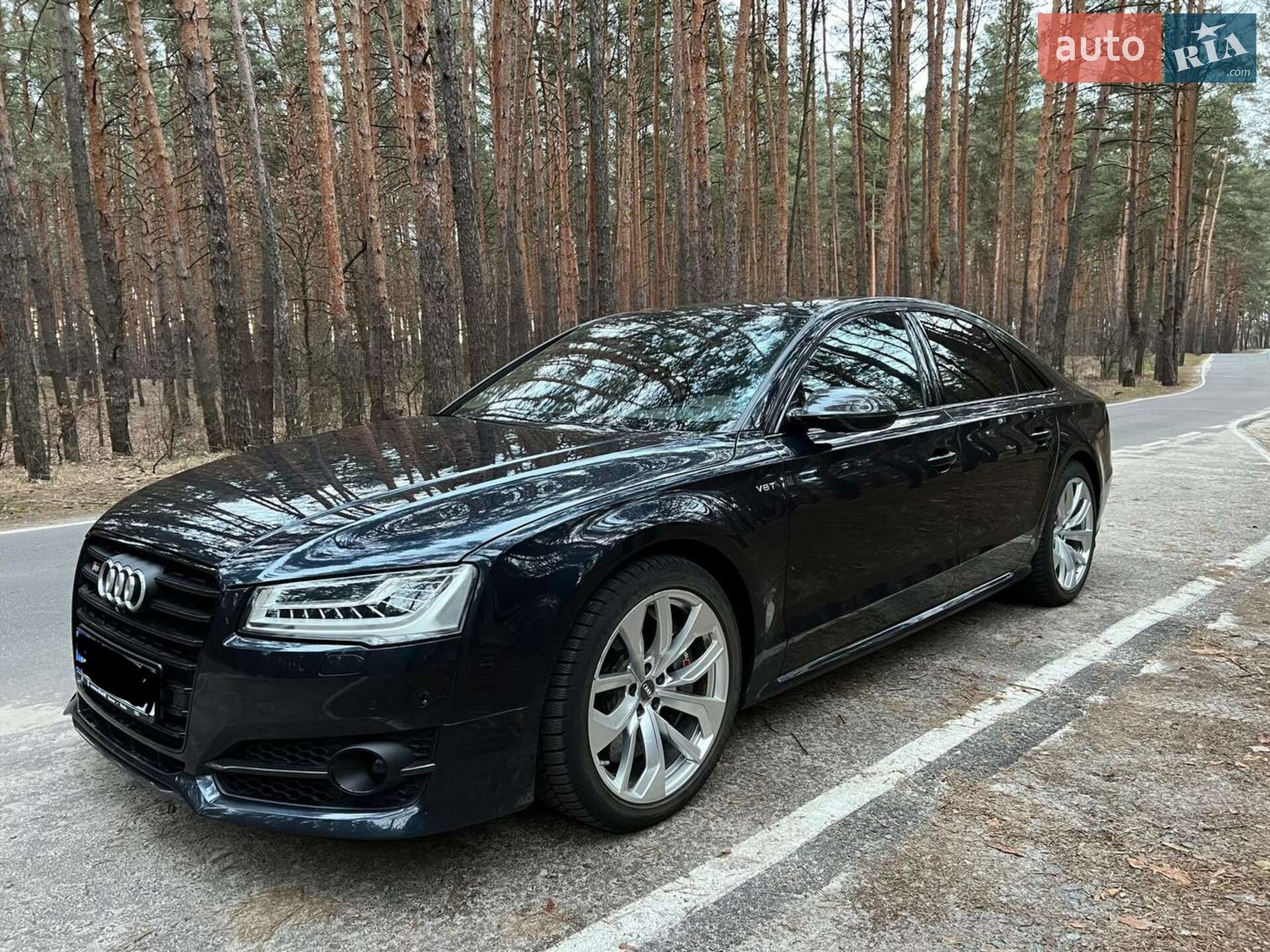 Audi S8 2017 VIN WUAZZZ4H3HN901205 фото оголошення 2 з 17