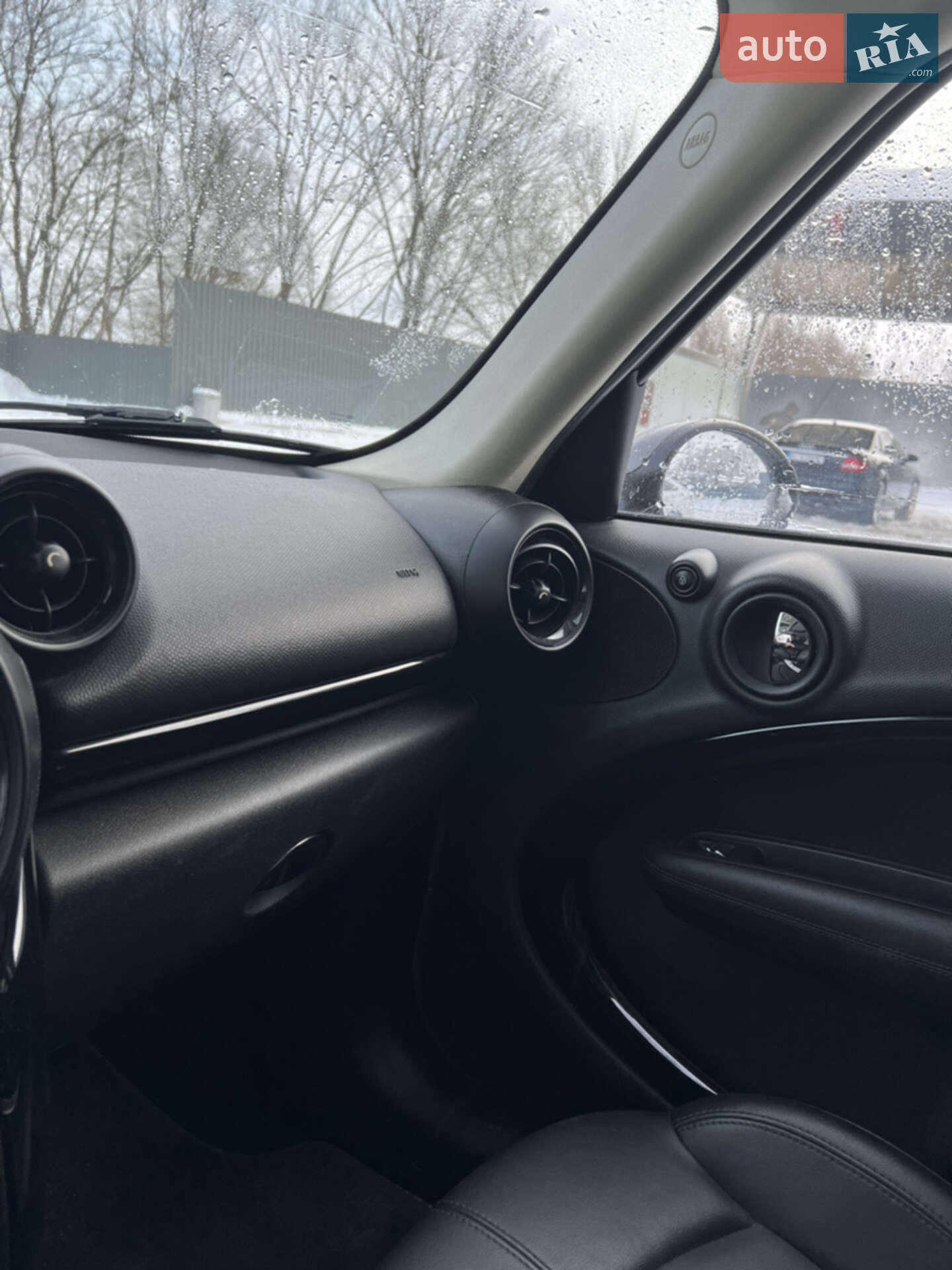 Mini Countryman 2014 VIN WMWZC3C58EWP28741 фото оголошення 30 з 32