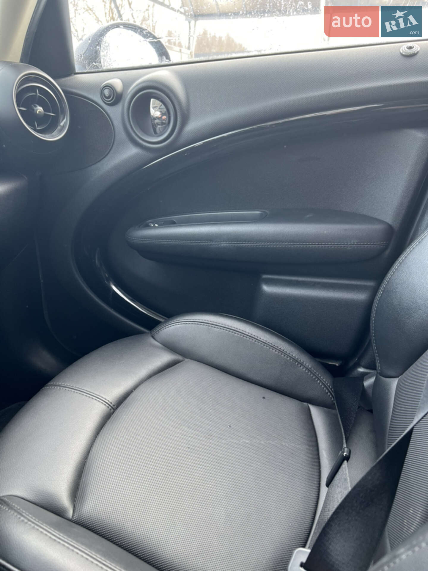 Mini Countryman 2014 VIN WMWZC3C58EWP28741 фото оголошення 25 з 32
