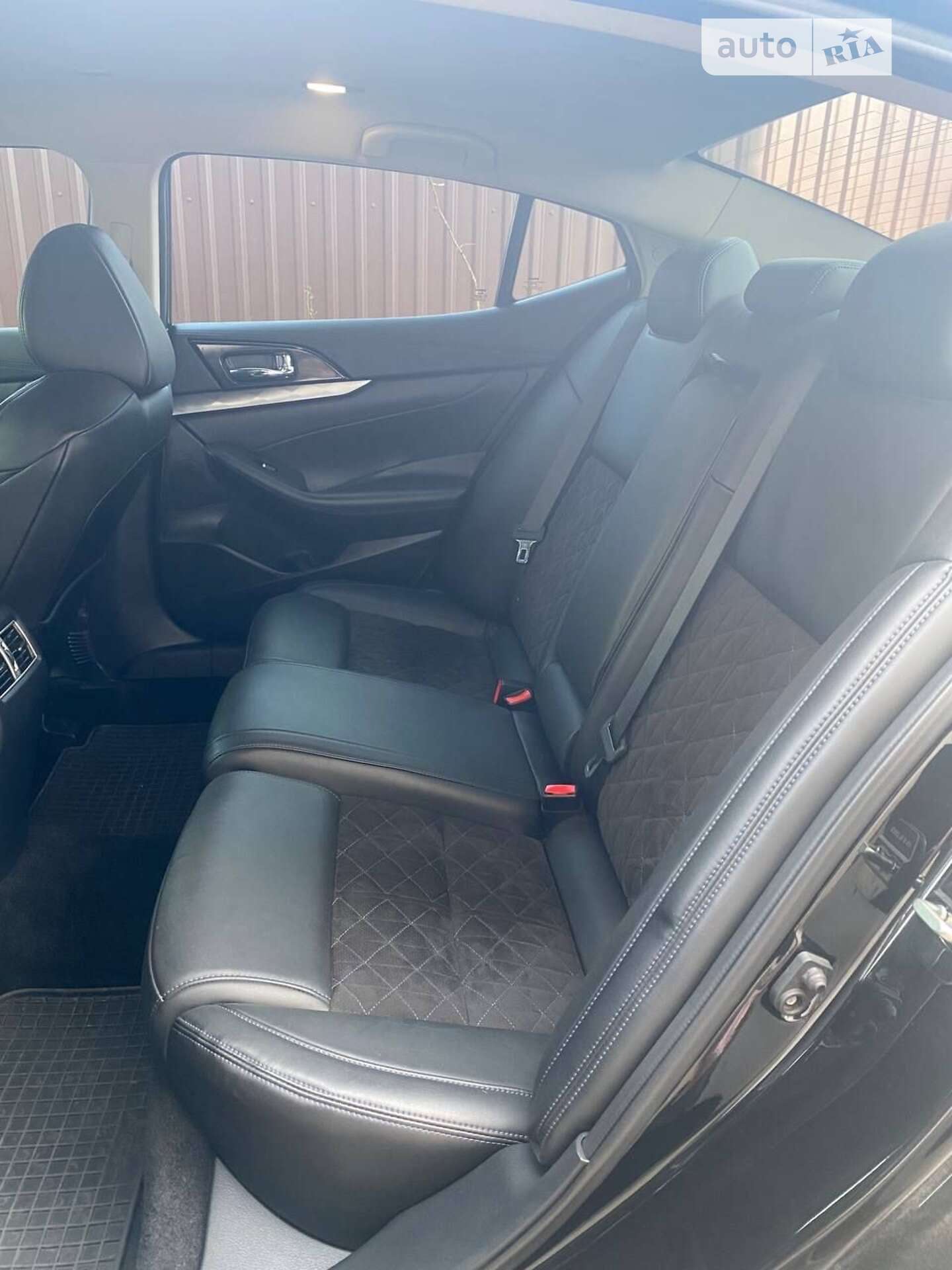 Nissan Maxima 2017 VIN 1N4AA6AP1HC444925 фото оголошення 7 з 9