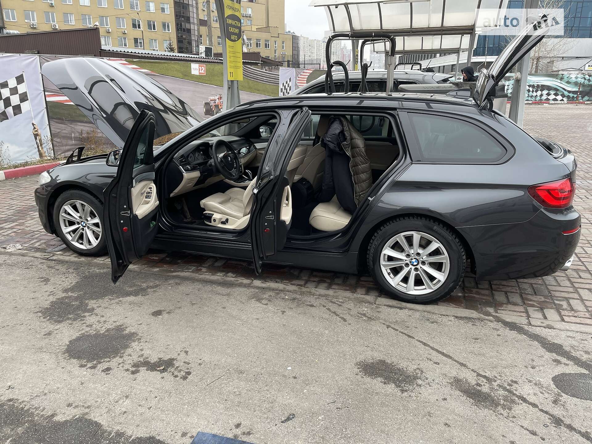 BMW 5 Series 2013 VIN WBAMX11040DY12778 фото оголошення 10 з 12
