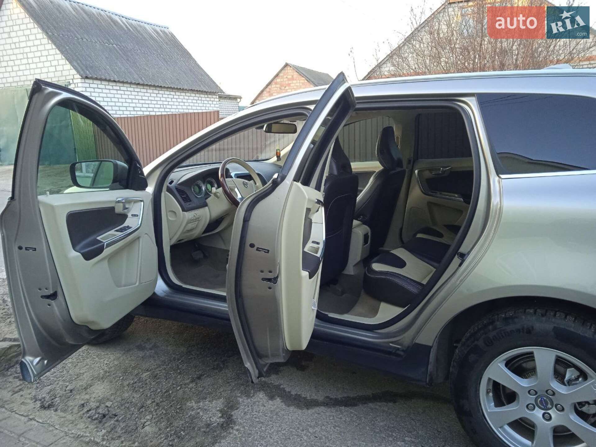 Volvo XC60 2012 VIN YV4952DL8C2343640 фото оголошення 29 з 37