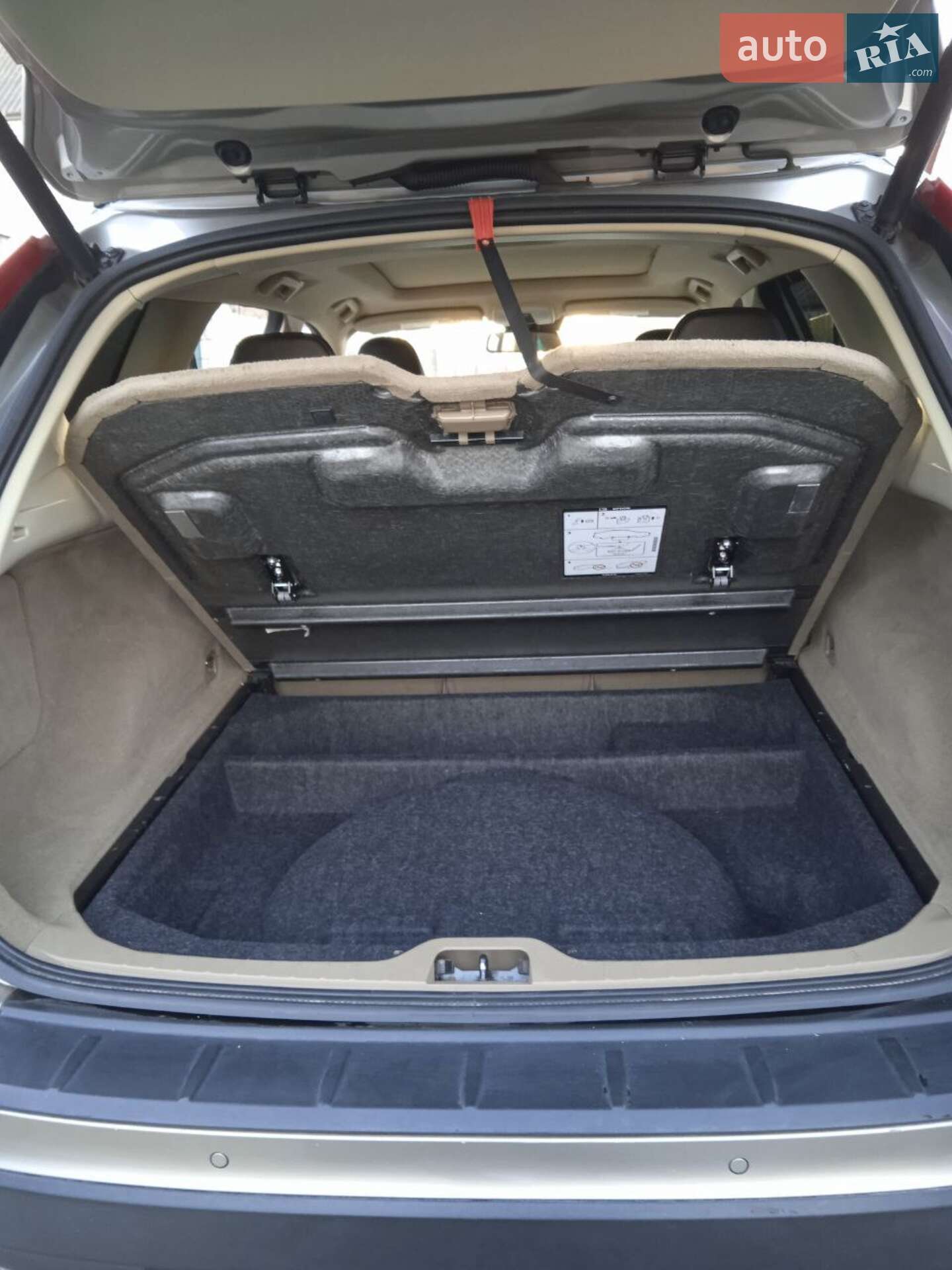 Volvo XC60 2012 VIN YV4952DL8C2343640 фото оголошення 32 з 37