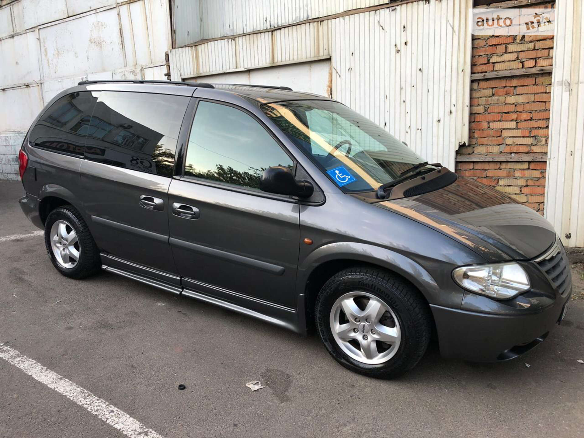 Chrysler Voyager 2004 VIN 1C8GYB2525Y520610 фото оголошення 2 з 5