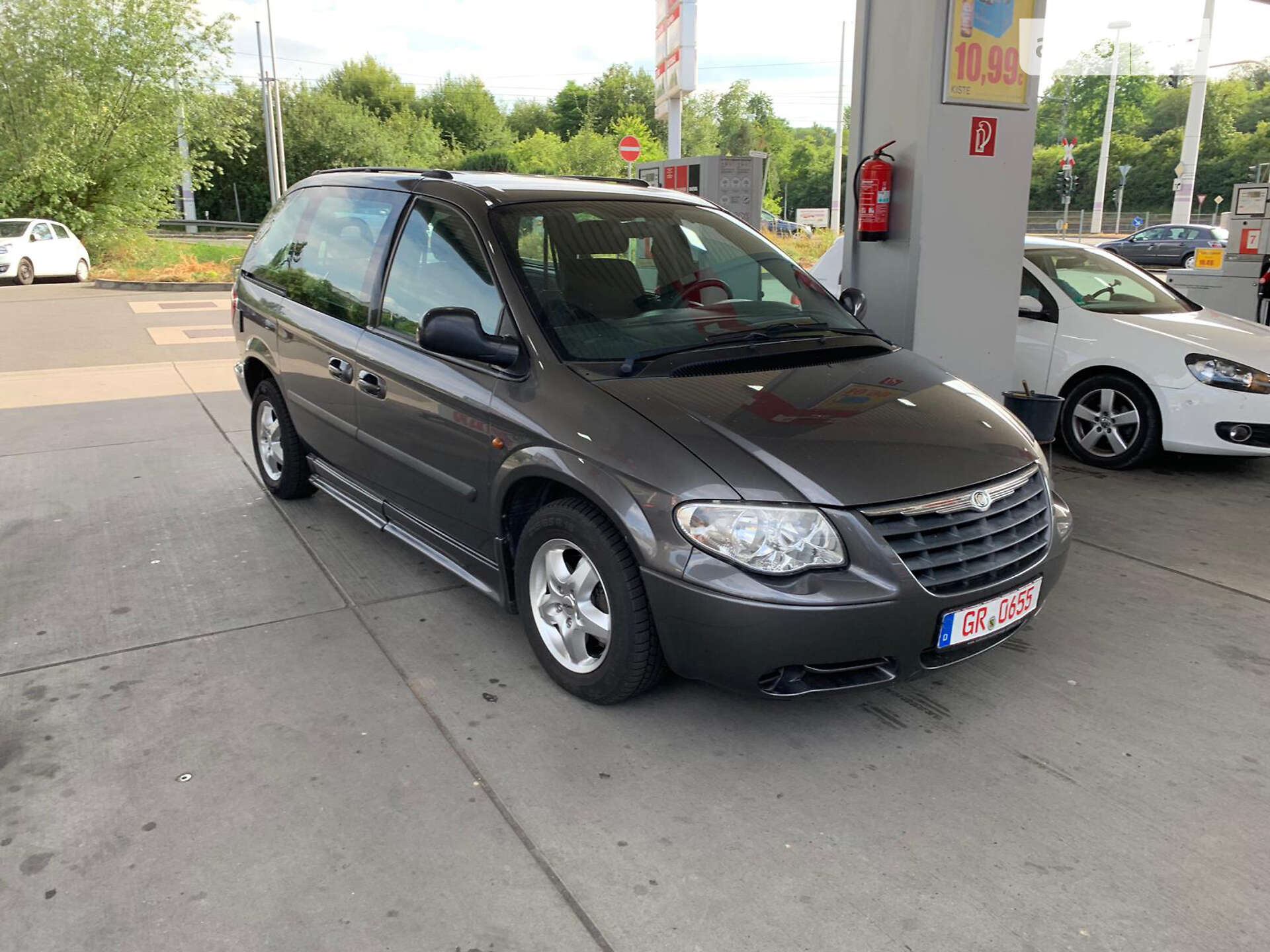 Chrysler Voyager 2004 VIN 1C8GYB2525Y520610 фото оголошення 3 з 5