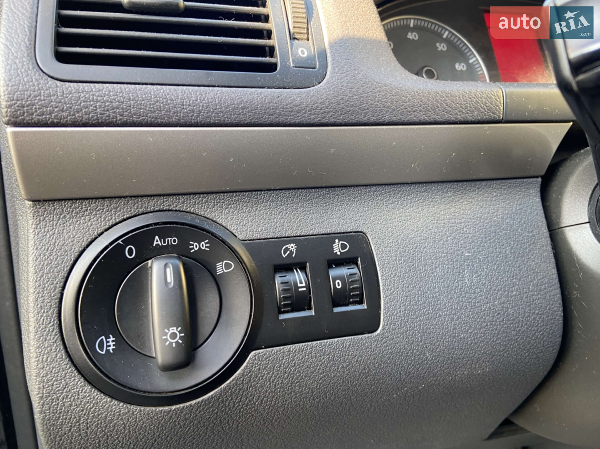 Volkswagen Touran 2009 VIN WVGZZZ1TZ9W084094 фото оголошення 17 з 37