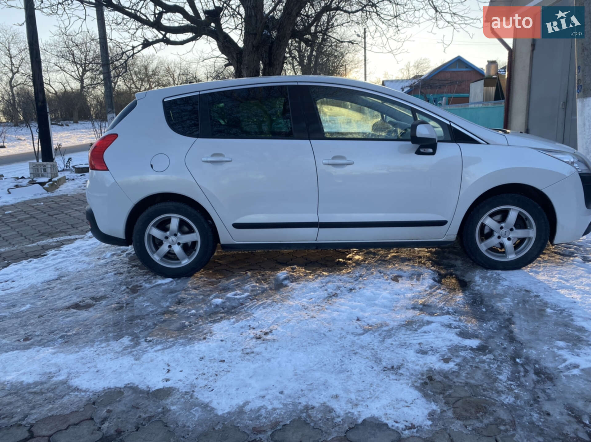 Peugeot 3008 2010 VIN VF30U9HR8AS303481 фото оголошення 3 з 19