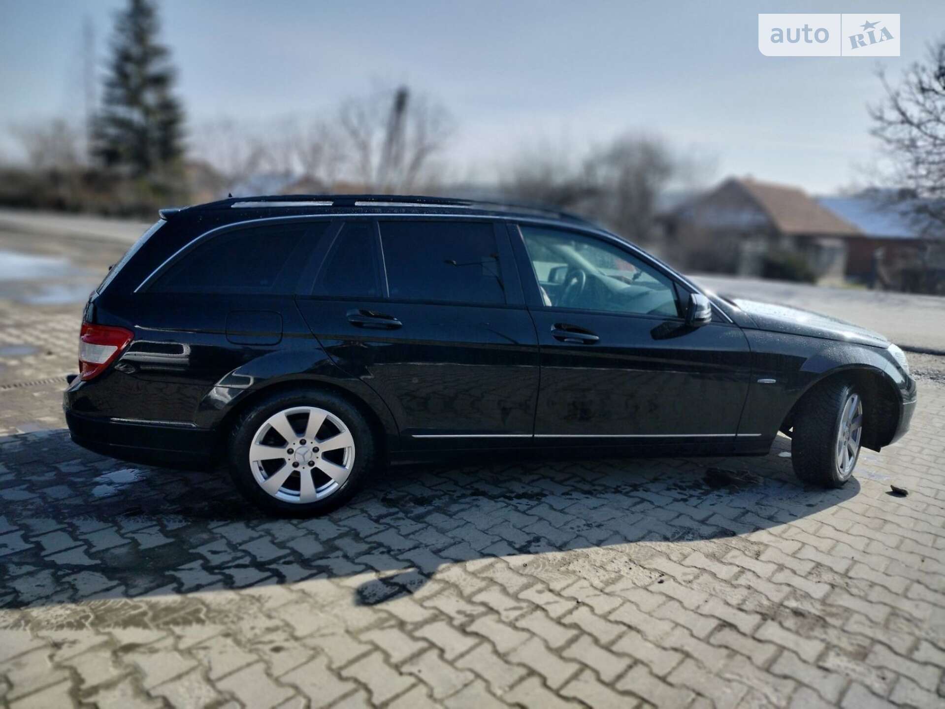 Mercedes-Benz C-Class 2010 VIN WDD2042011F515877 фото оголошення 4 з 9
