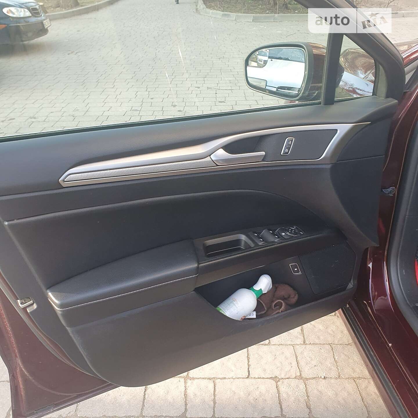 Ford Fusion 2018 VIN 3FA6P0LU7JR225141 фото оголошення 11 з 20