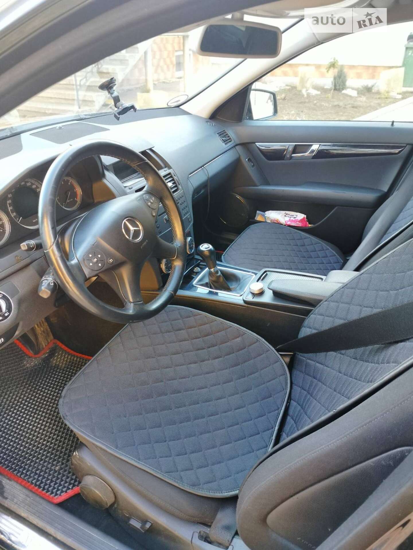 Mercedes-Benz C-Class 2010 VIN WDD2042011F515877 фото оголошення 8 з 9