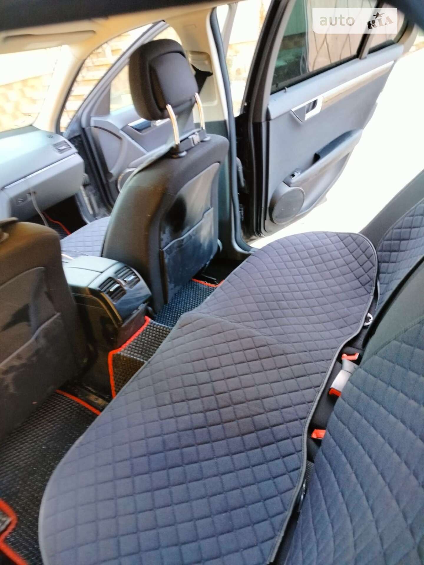 Mercedes-Benz C-Class 2010 VIN WDD2042011F515877 фото оголошення 9 з 9