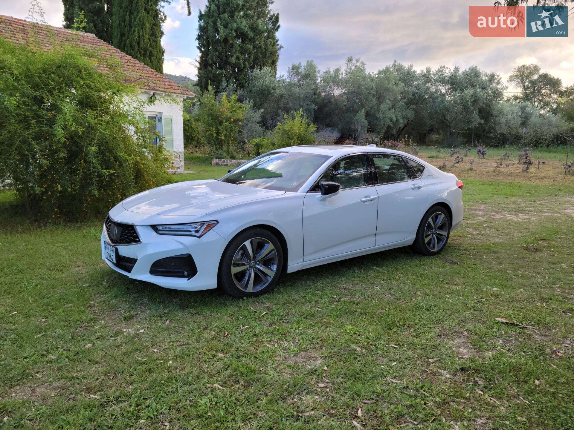 Acura TLX 2020 VIN 19UUB6F65MA000314 фото оголошення 3 з 9