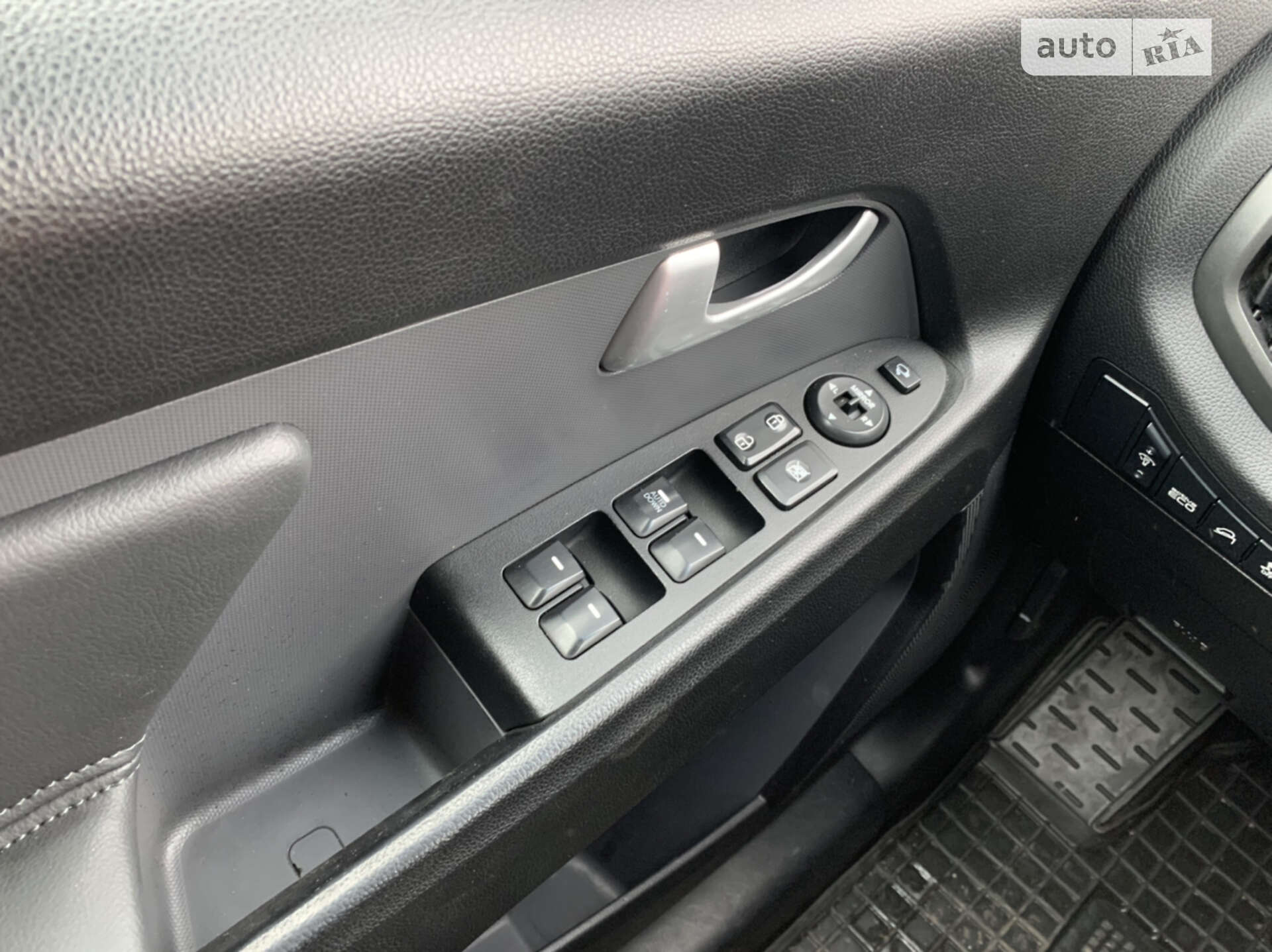 Kia Sportage 2013 VIN U5YPC813DDL374458 фото оголошення 9 з 20