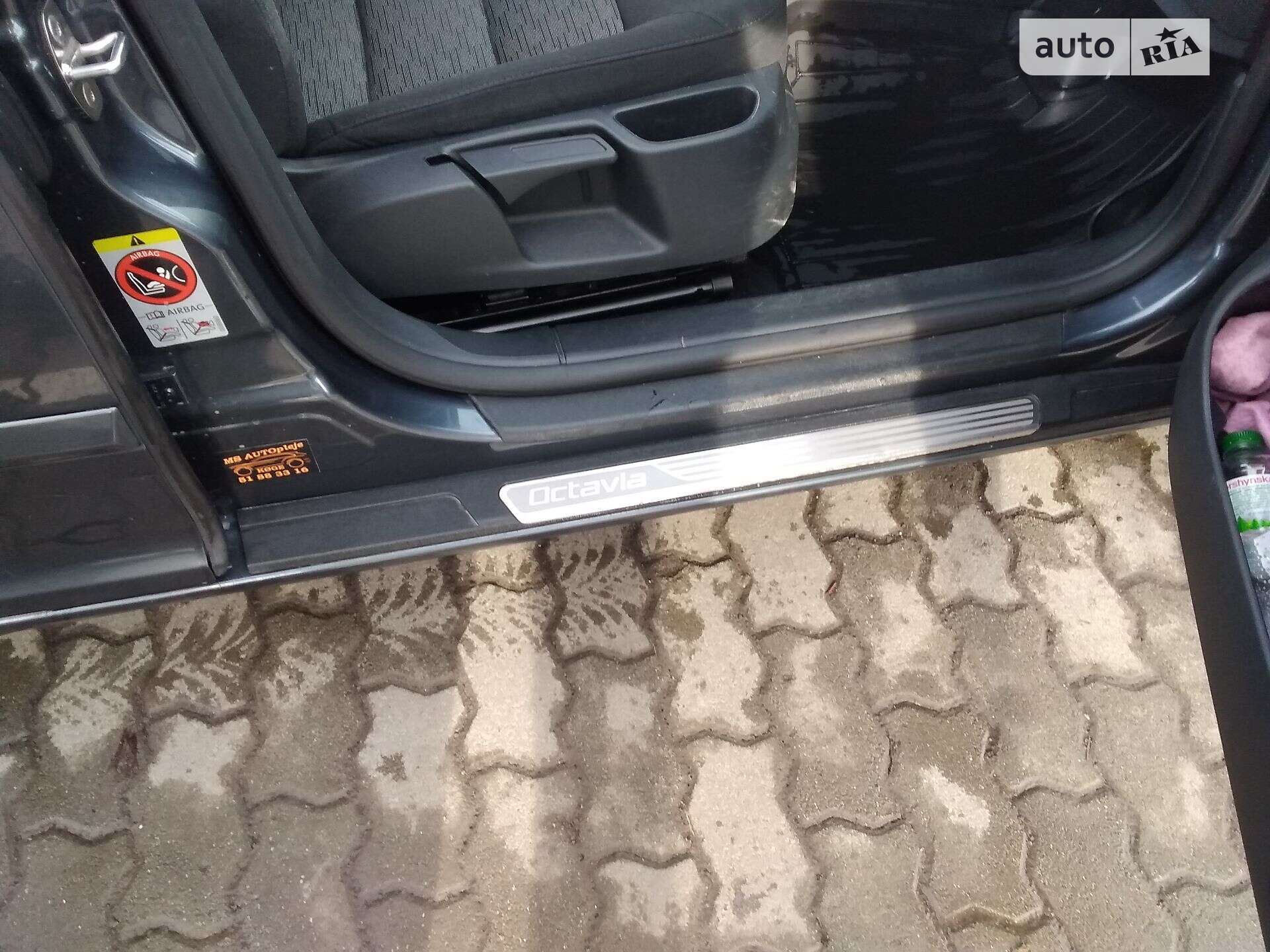 Skoda Octavia 2010 VIN TMBHT61Z8A2121228 фото оголошення 10 з 12