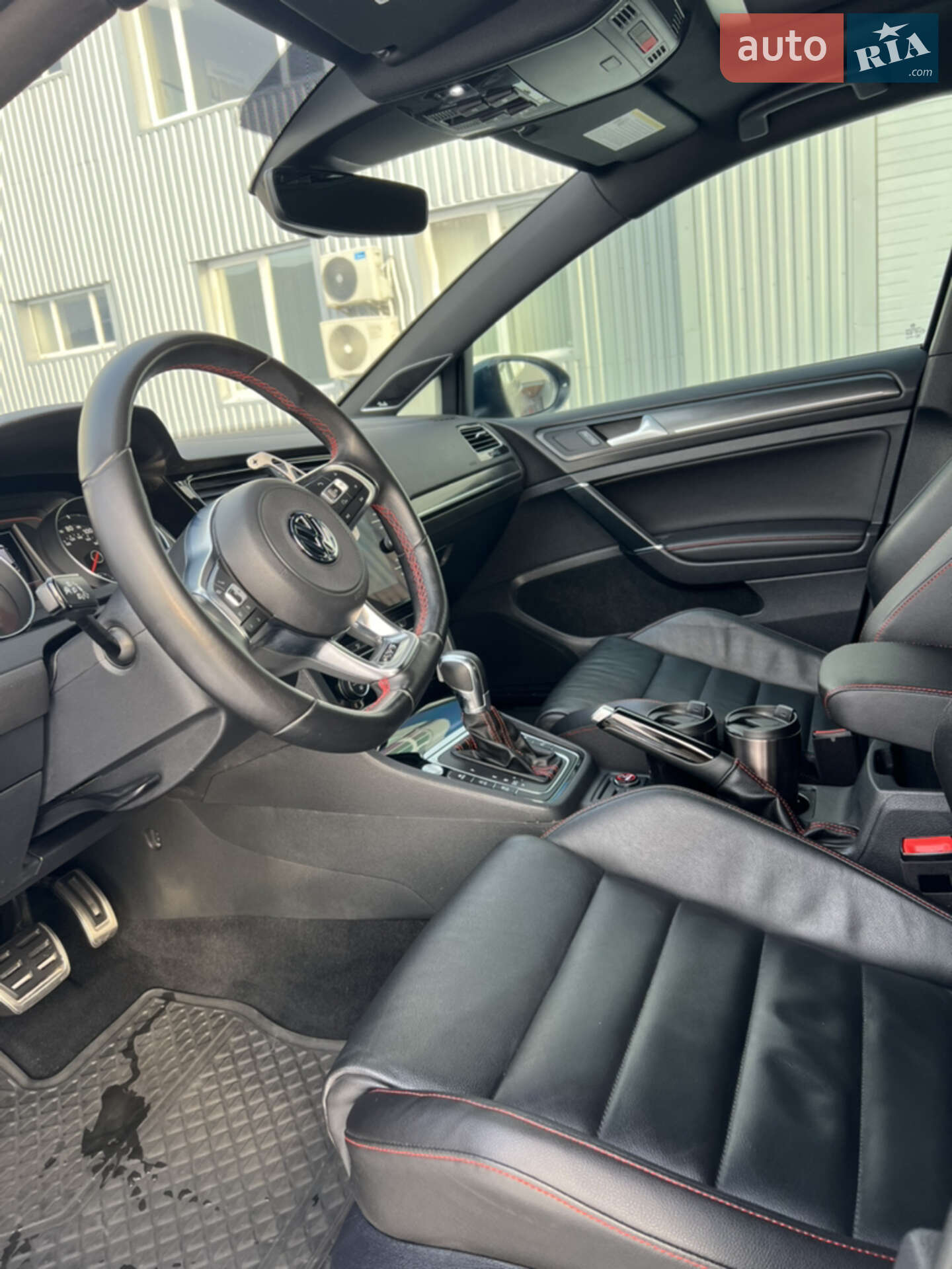 Volkswagen Golf GTI 2017 VIN 3VW447AU7JM255997 фото оголошення 12 з 20