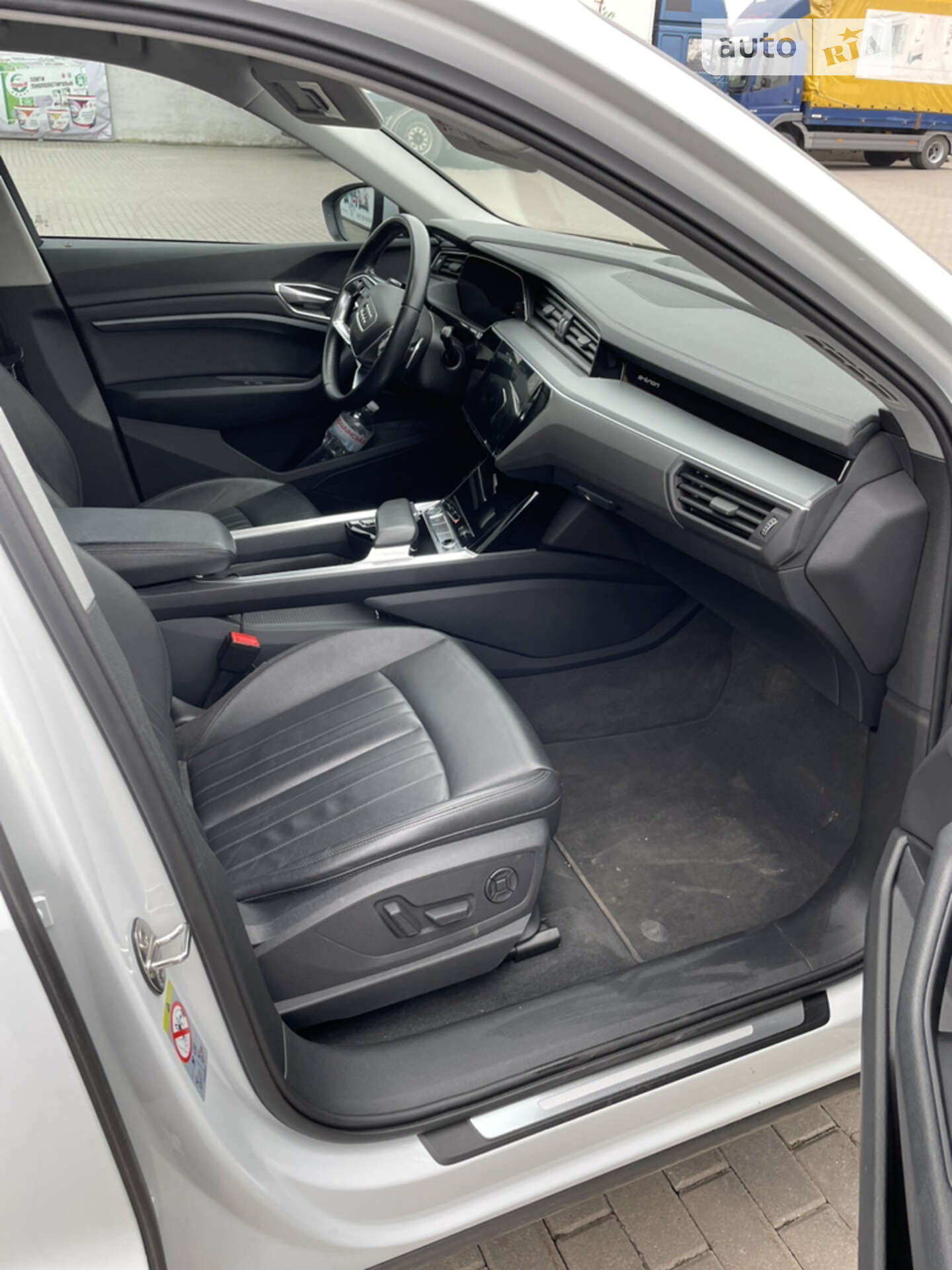 Audi e-tron 2020 VIN WAUZZZGE1LB025627 фото оголошення 11 з 15