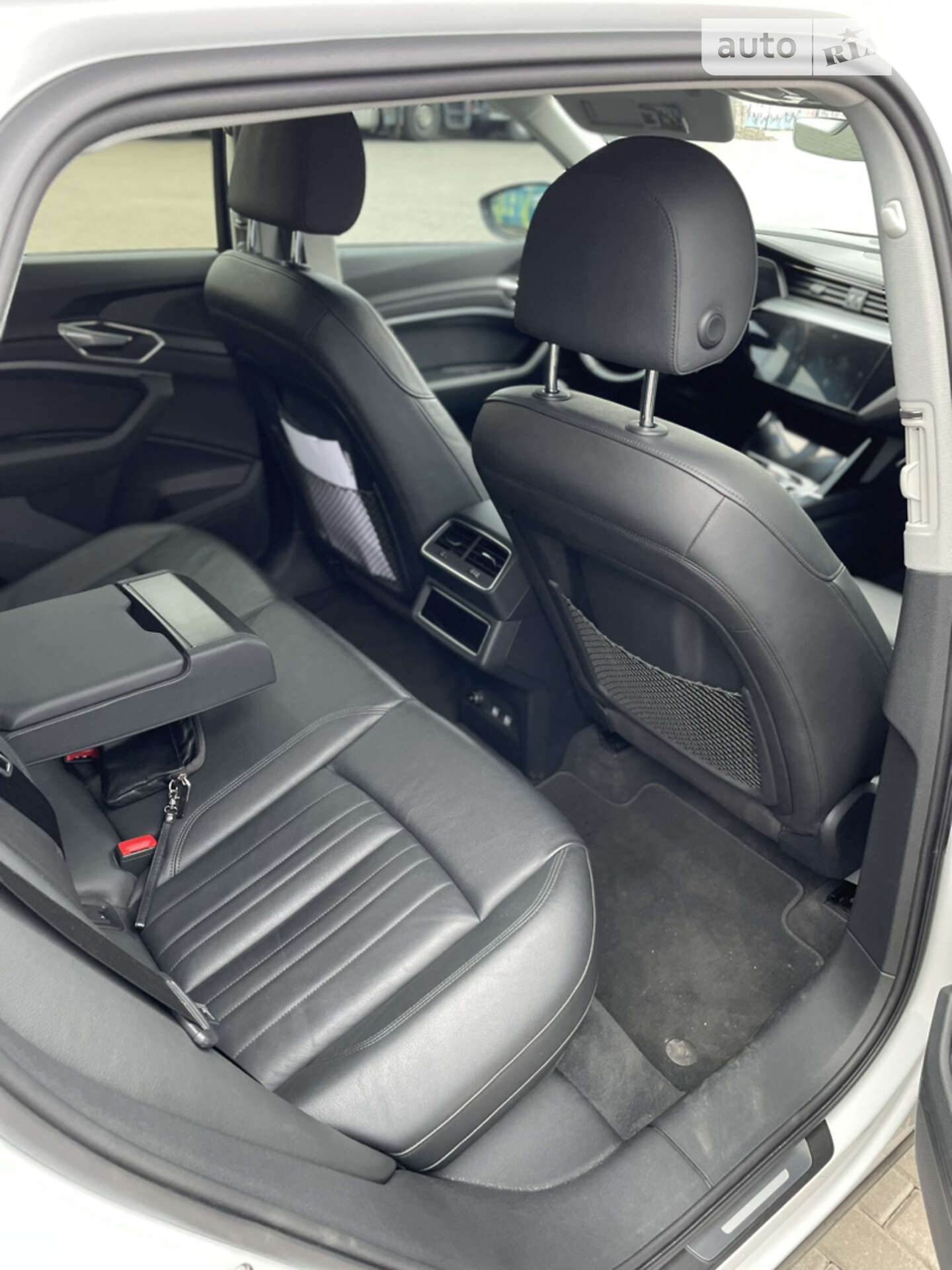 Audi e-tron 2020 VIN WAUZZZGE1LB025627 фото оголошення 13 з 15