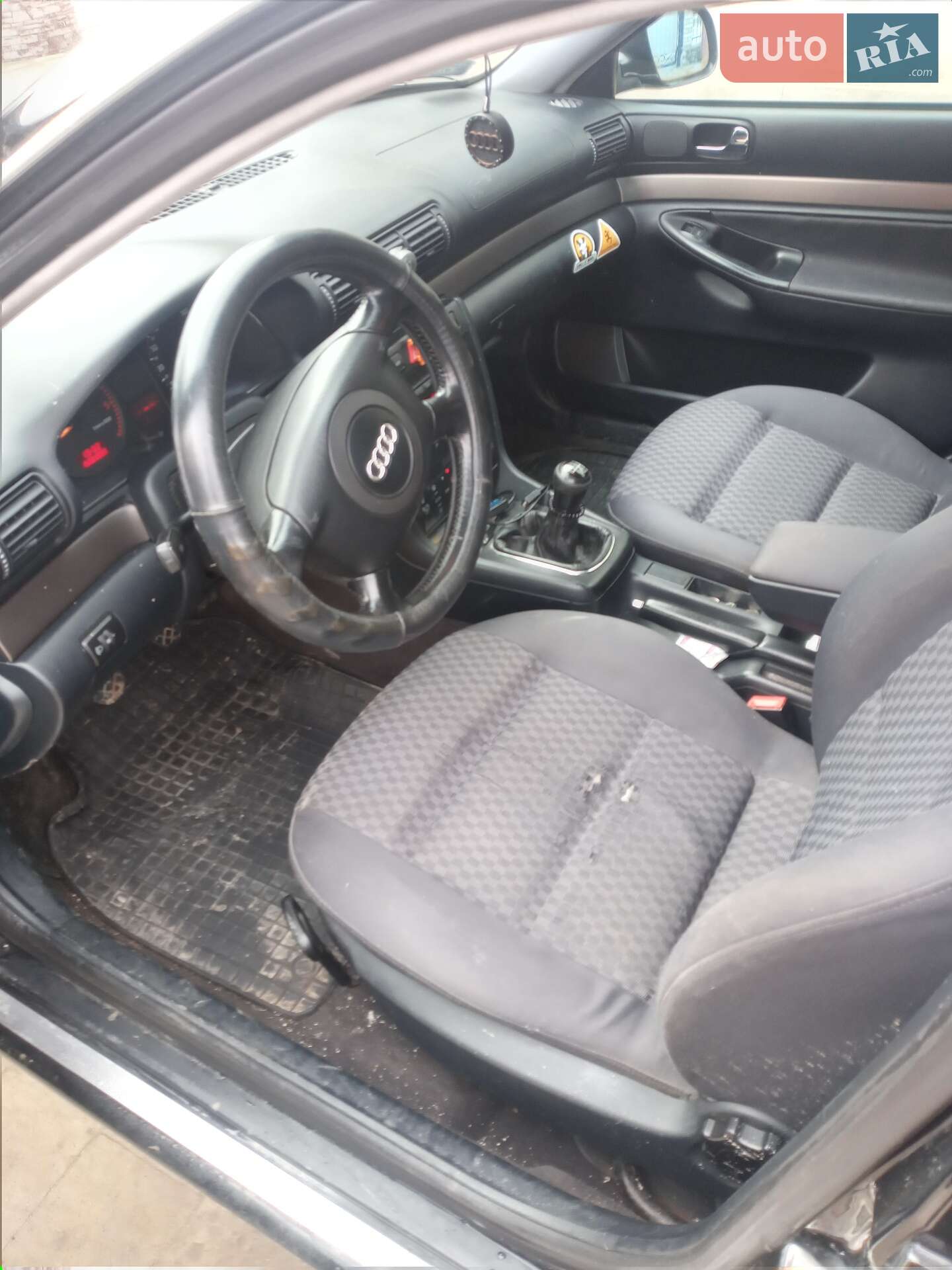 Audi A4 1999 VIN WAUZZZ8DZYA044008 фото оголошення 3 з 5