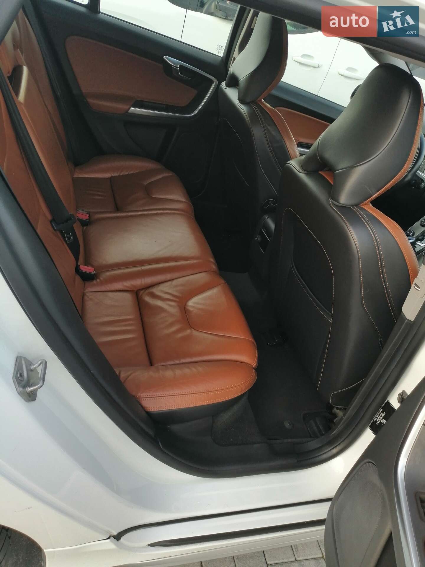 Volvo V60 2014 VIN YV1GWAA50E1191514 фото оголошення 45 з 75
